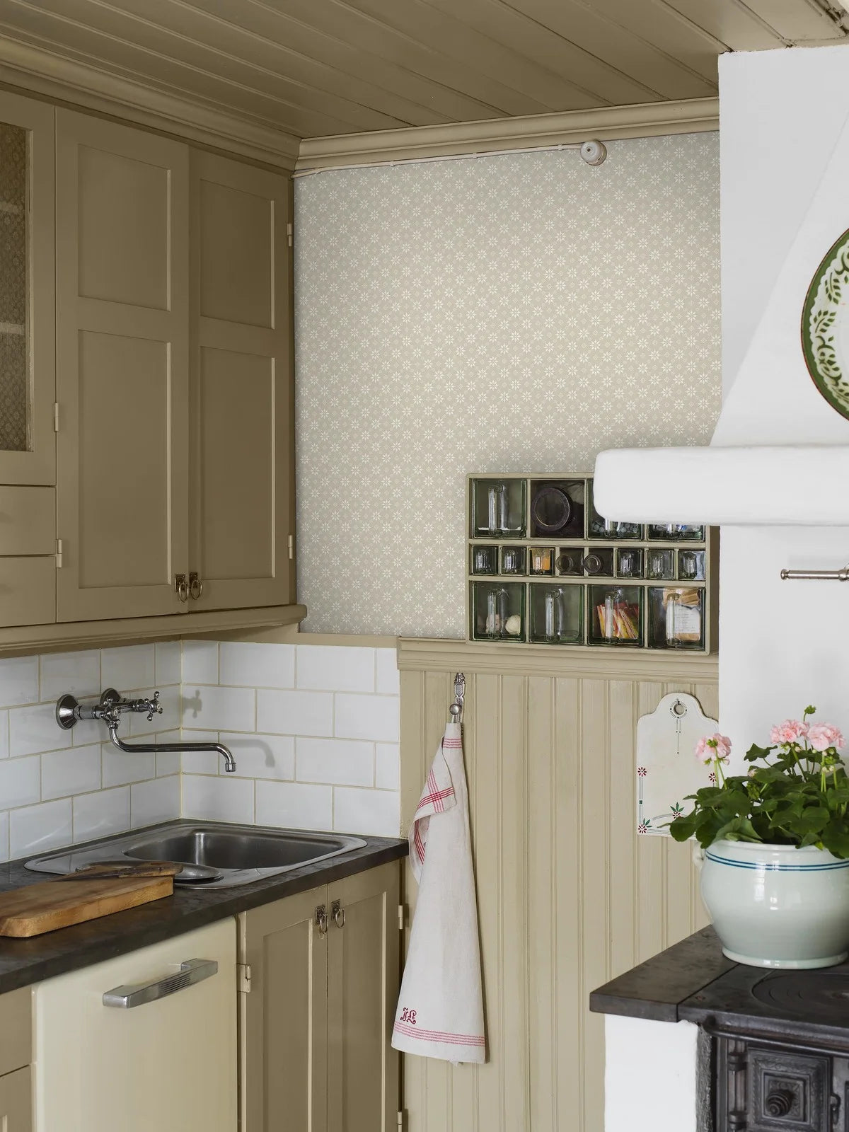 Tapeta flizelinowa papierowa z geometrycznym wzorem STELLA biały z beżowym