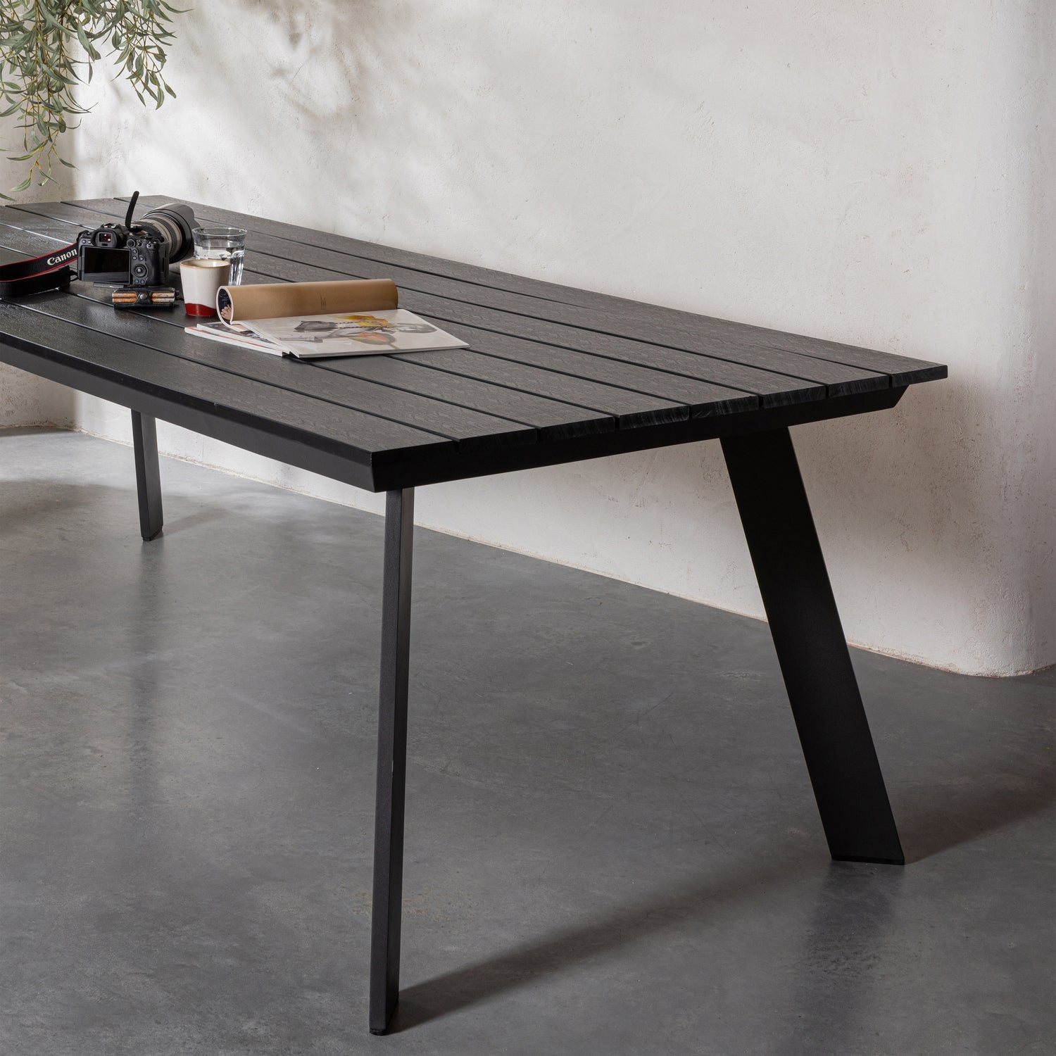 Veerle Anthracite garden table