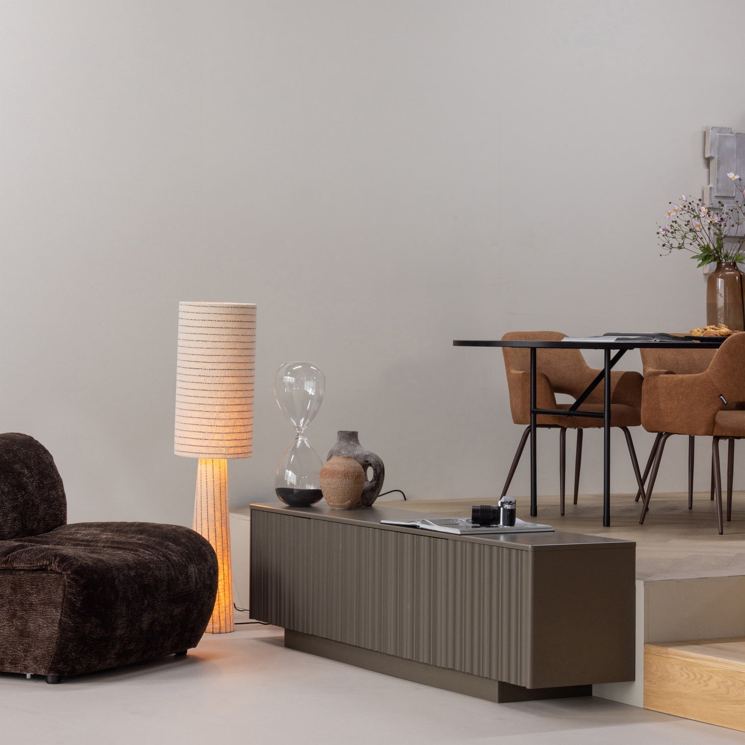 Lampa podłogowa LOFT kremowy z czarnymi pasami