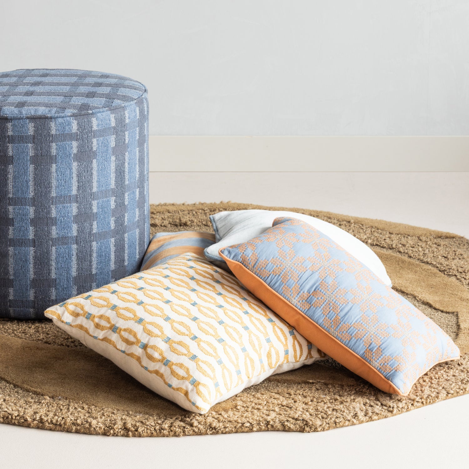 LIRA Cushion Set Blue with Orange