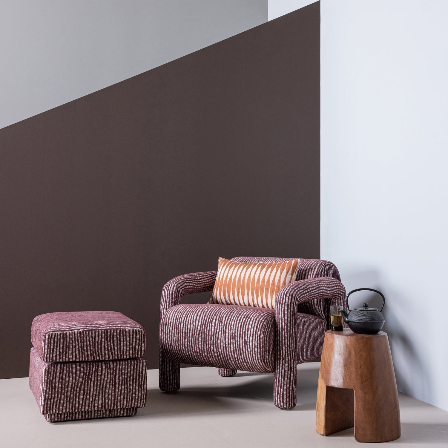 VIRI Wooden Stool