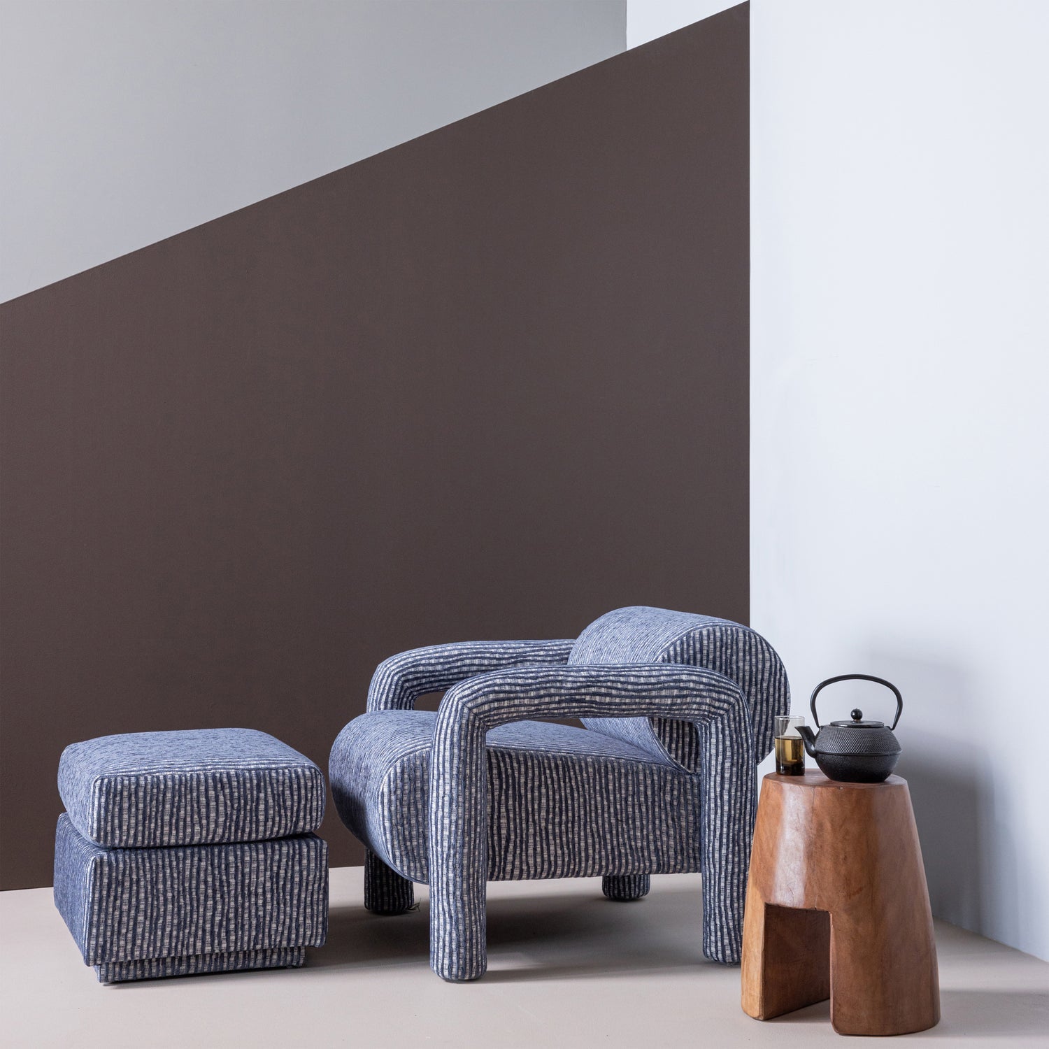 VIRI Wooden Stool
