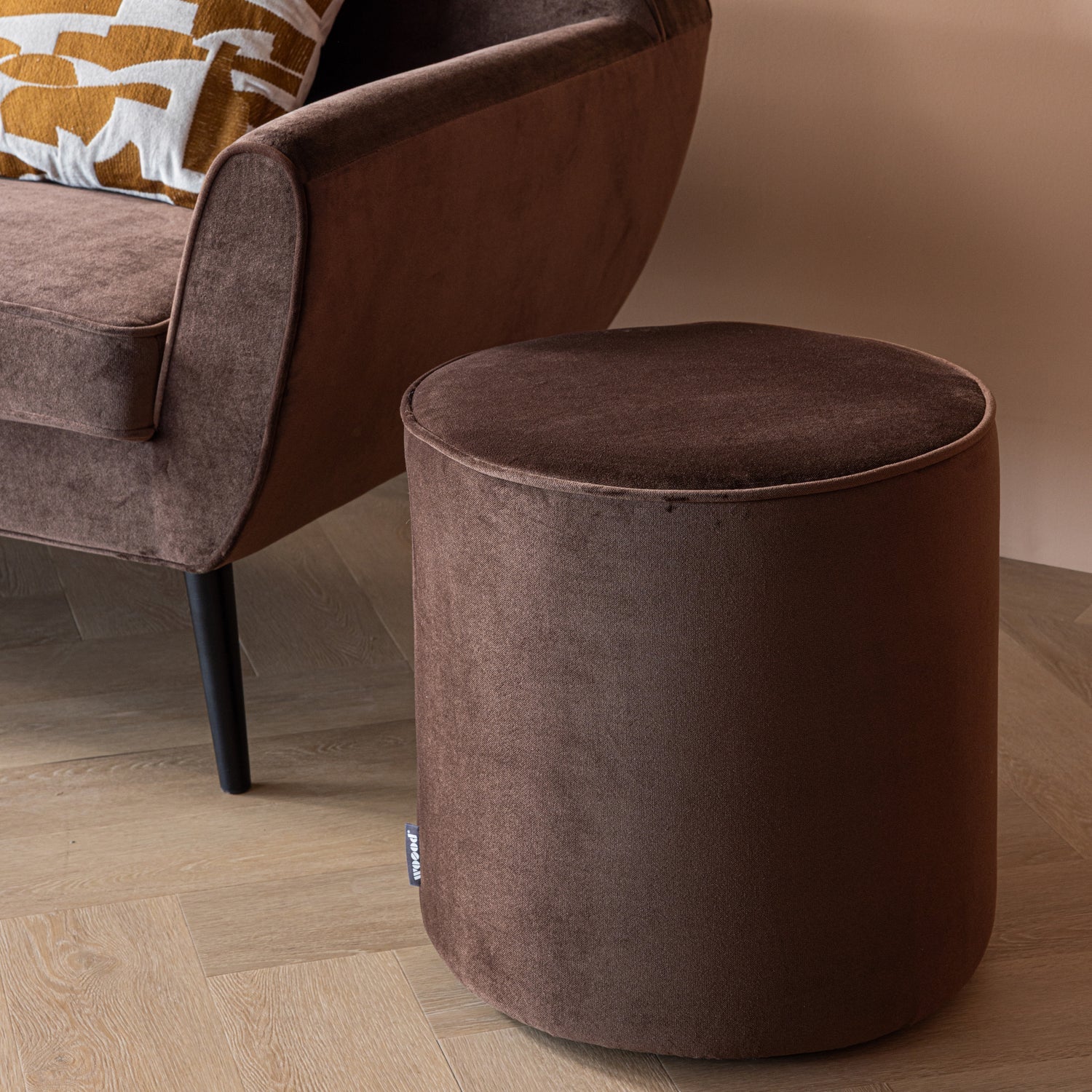 SARA Schokoladenvelours Pouf