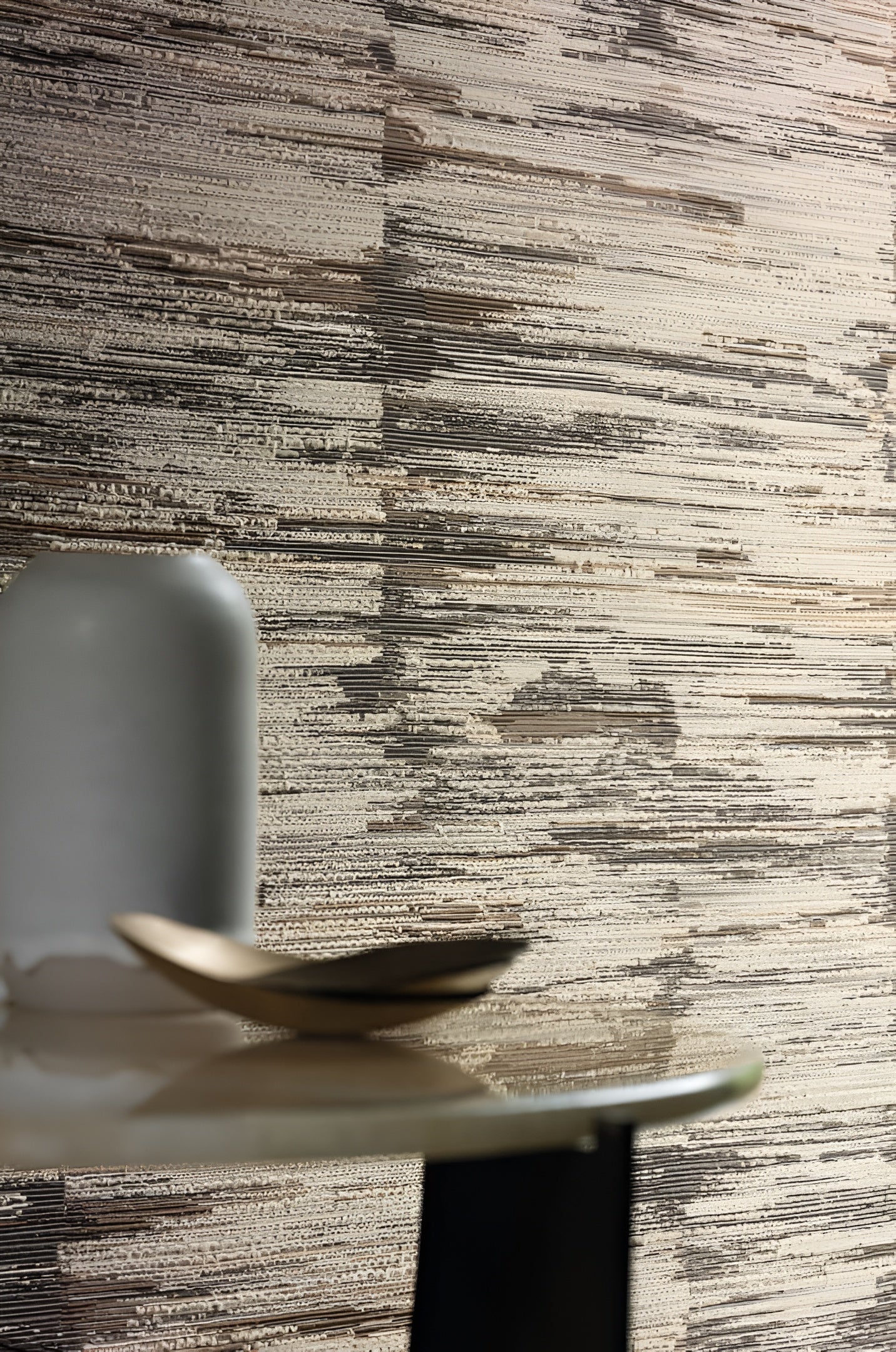 Textilstruktur-Tapete mit Streifen ALCHEMILLA - EMERAUDE/CÉLADON in mintgrün mit beige