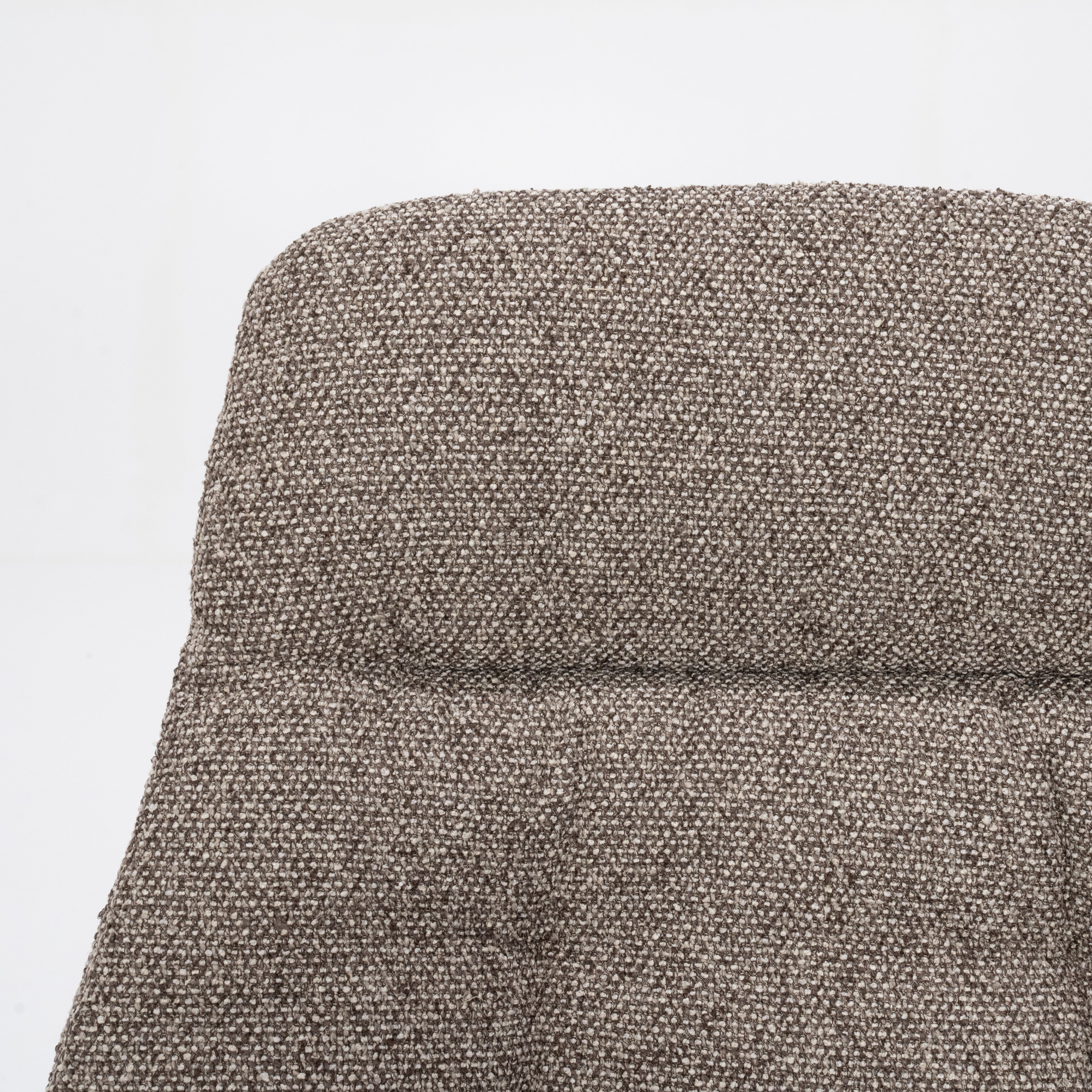 Fotel z podnóżkiem CALEB ciemnobeżowy z czarną podstawą