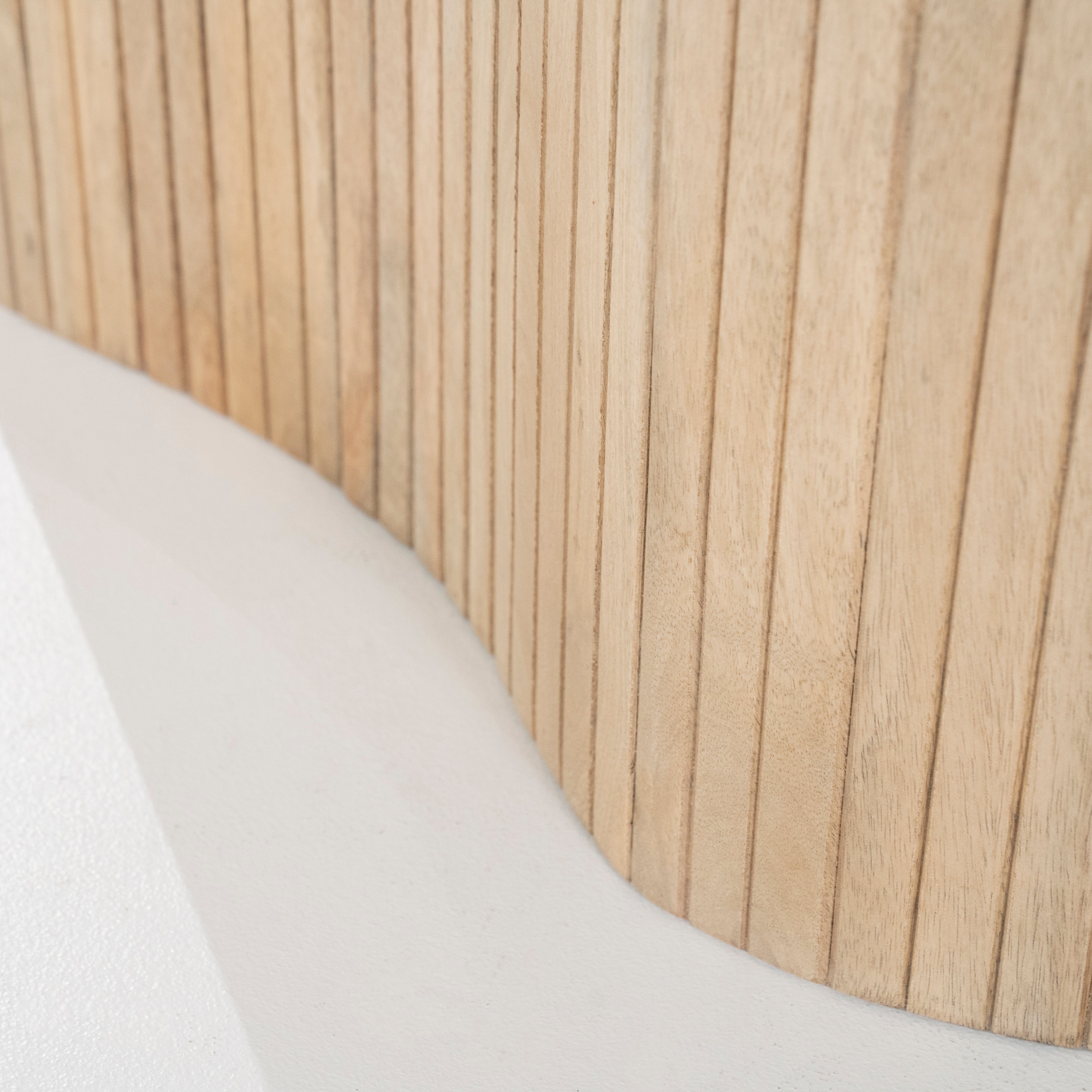 KIRA coffee table made of mango wood with a marble top