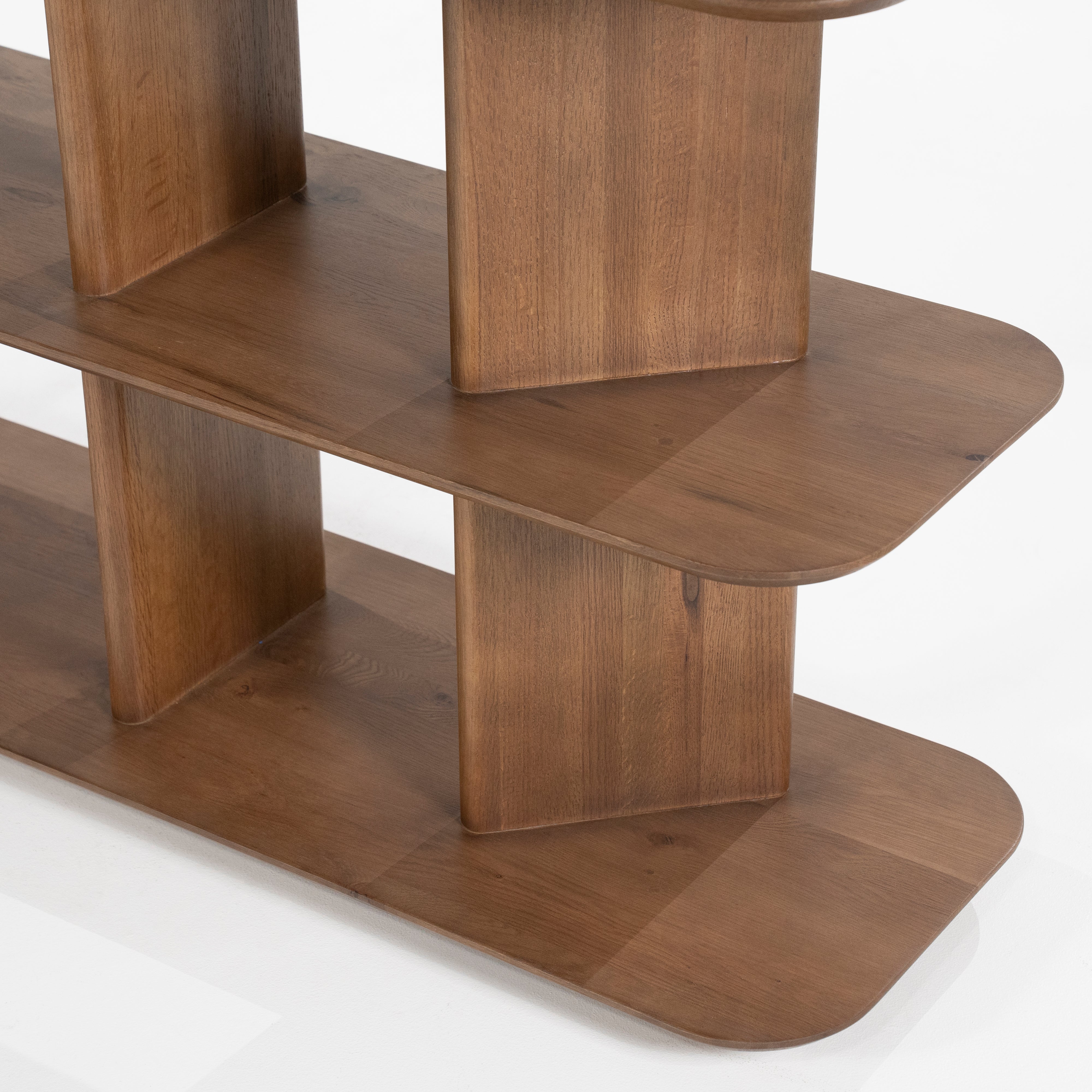 Niedriger Regal TY aus dunklem Eichenholz