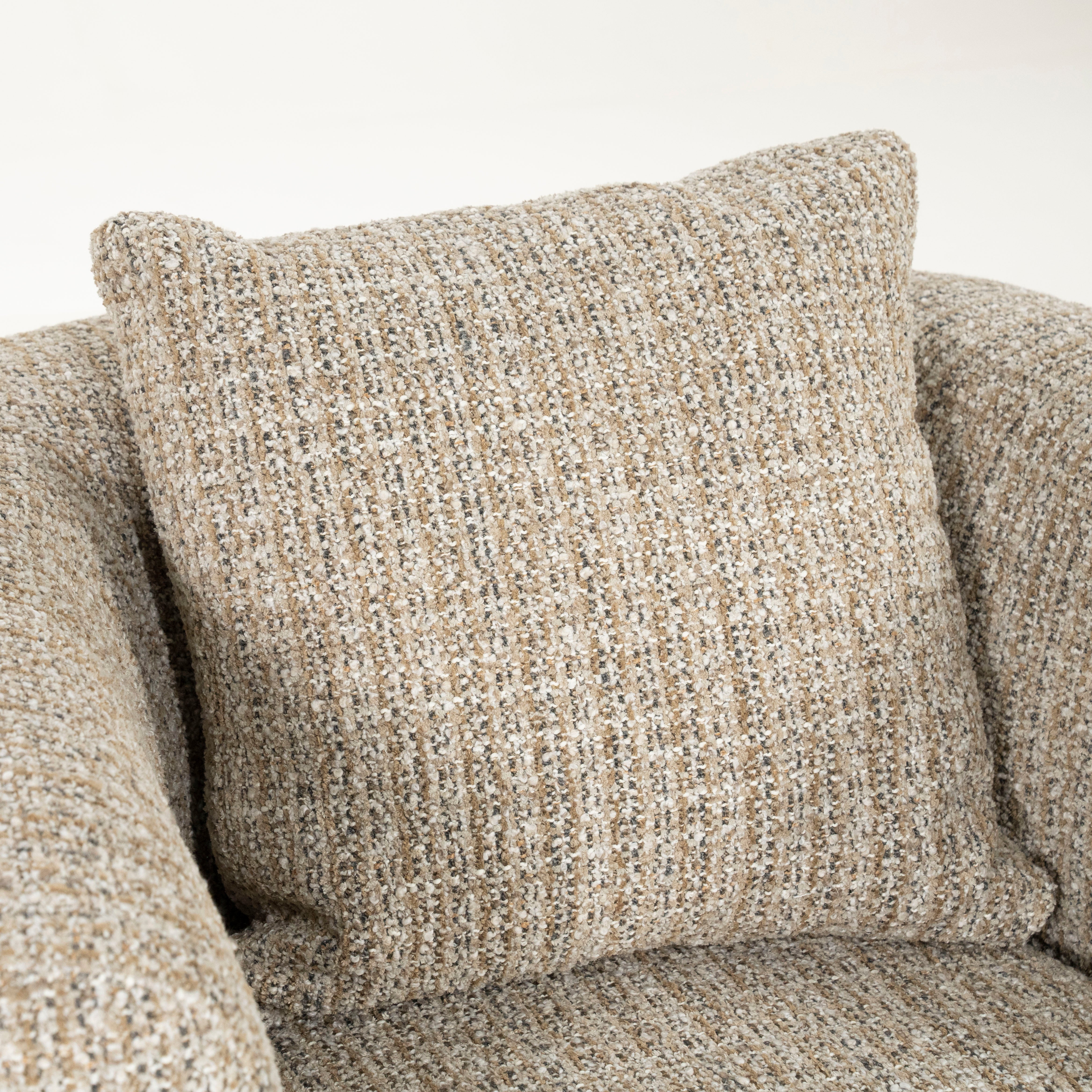 Fotel obrotowy JORDAN beżowy z drewnianą podstawą