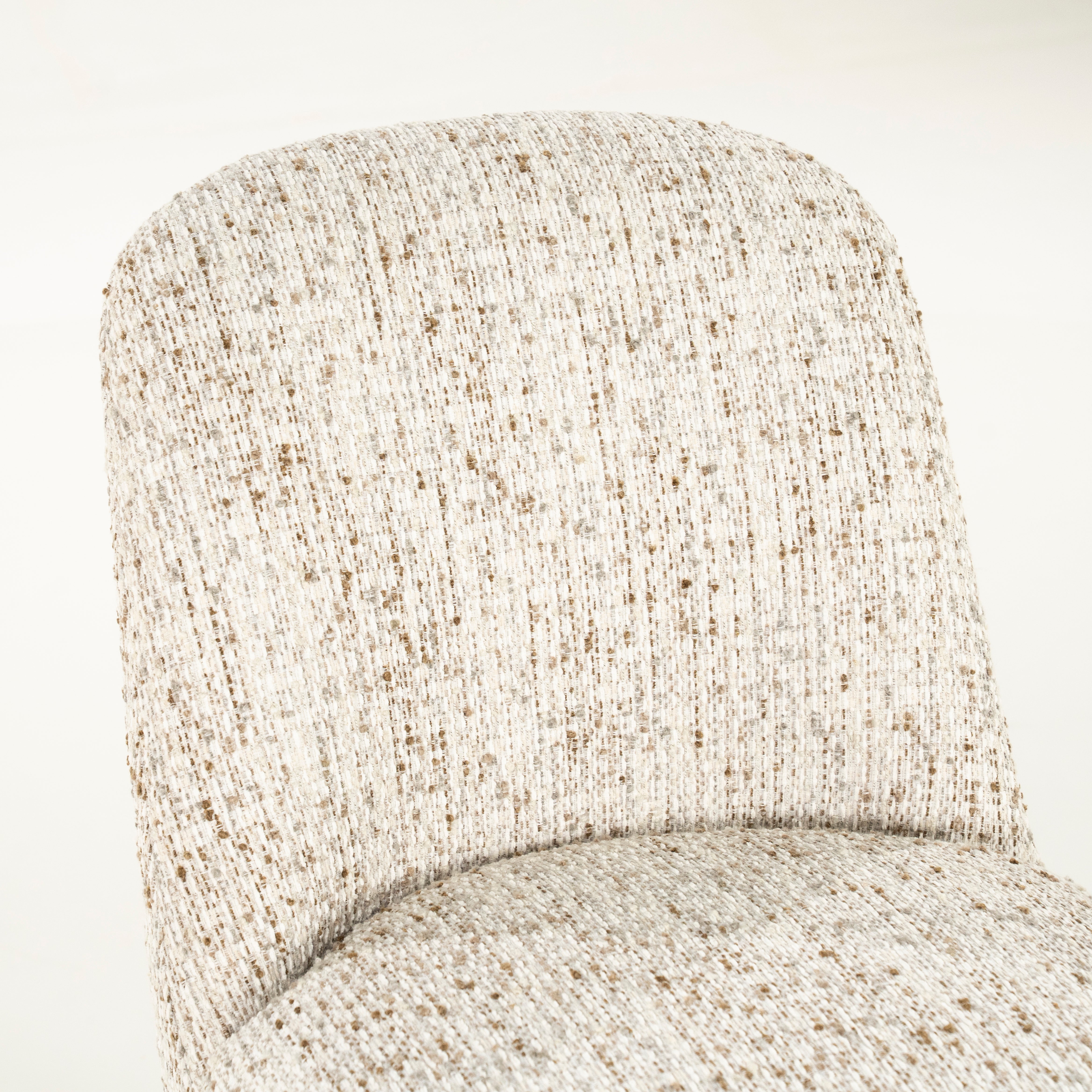 Krzesło TOBIAS beżowy z ciemnobrązową podstawą