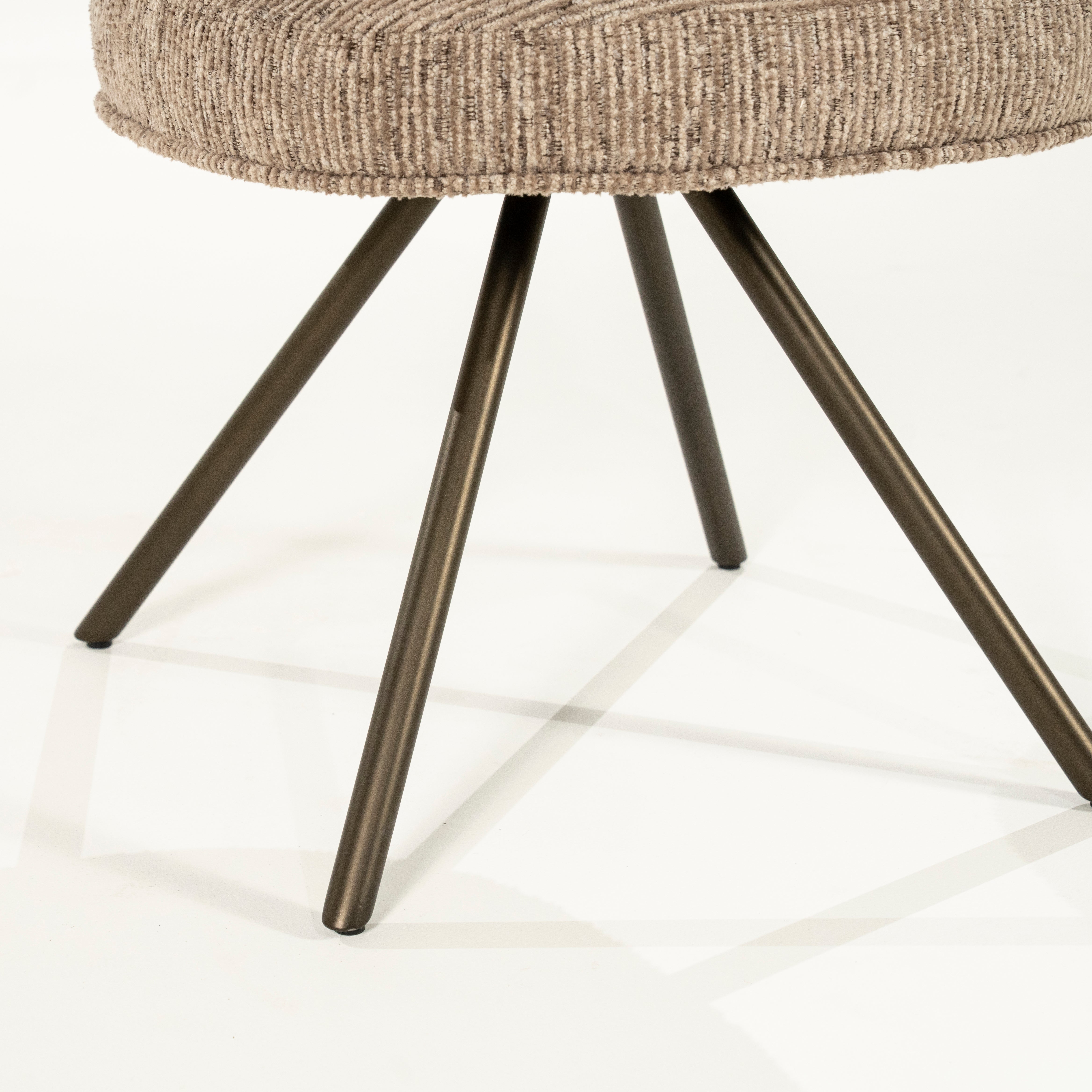 Krzesło obrotowe JAYSON brązowy z ciemnobrązową podstawą