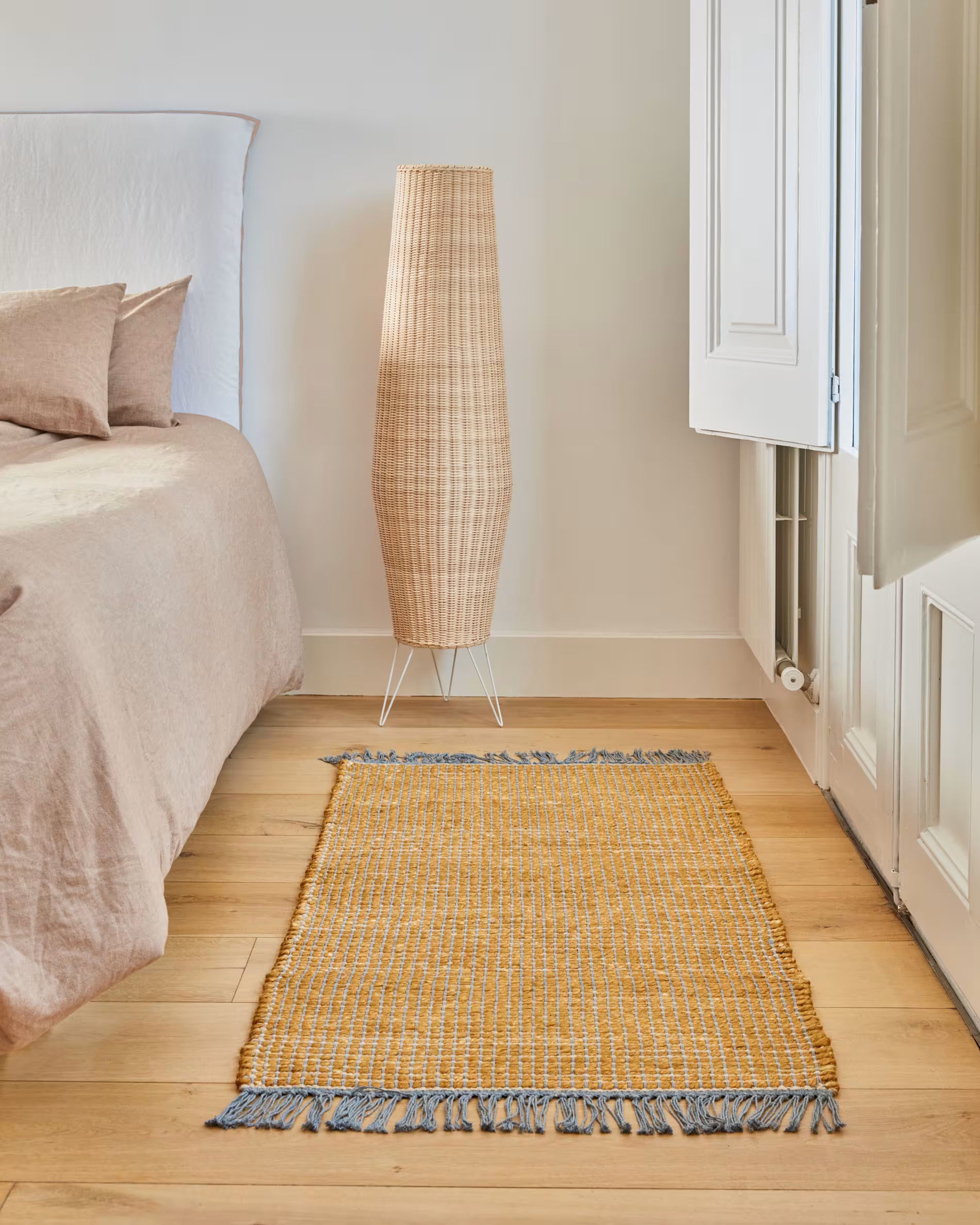 Lampa podłogowa KAMARIA rattan