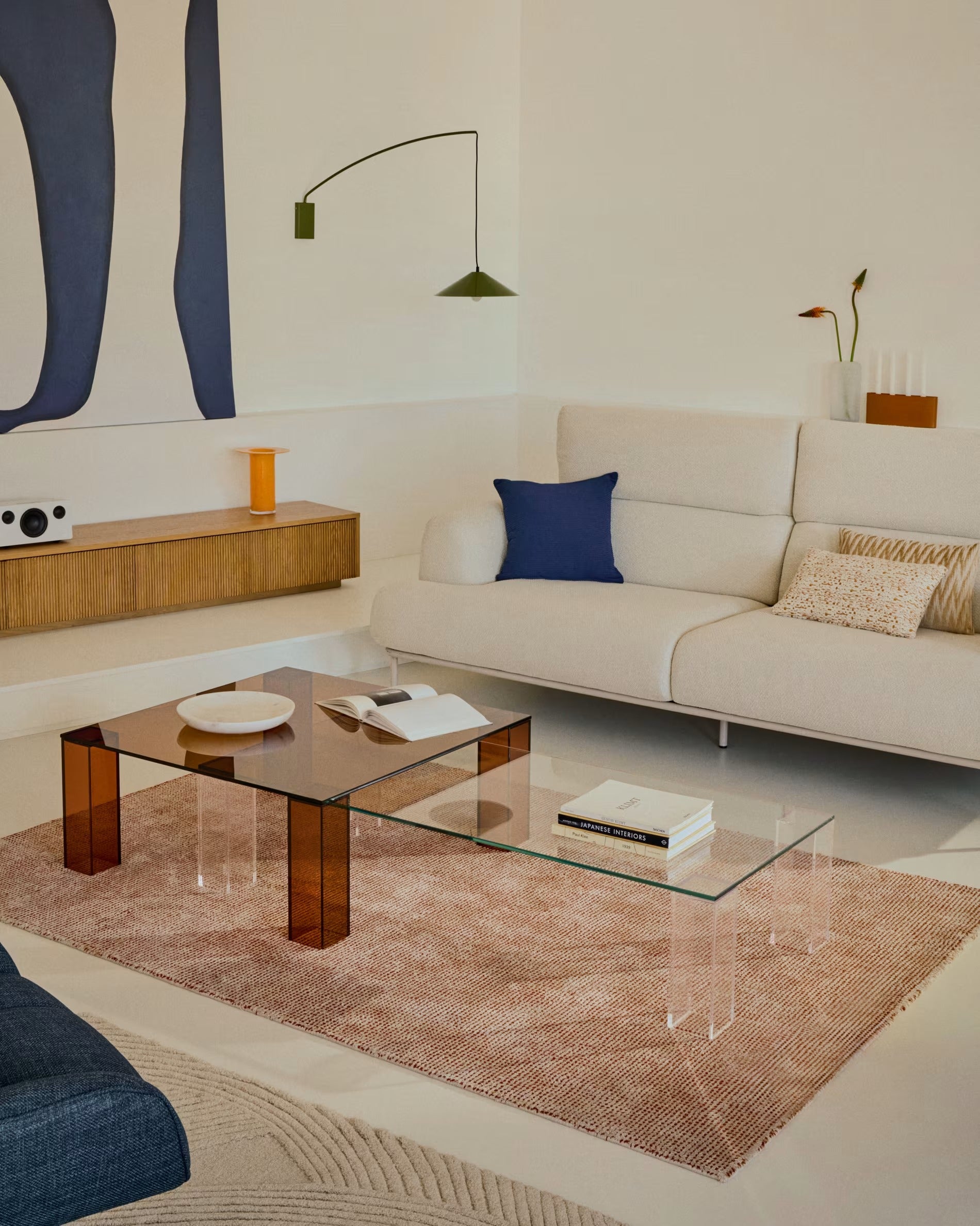 Stolik kawowy kwadratowy ADULARIA brązowe szkło hartowane