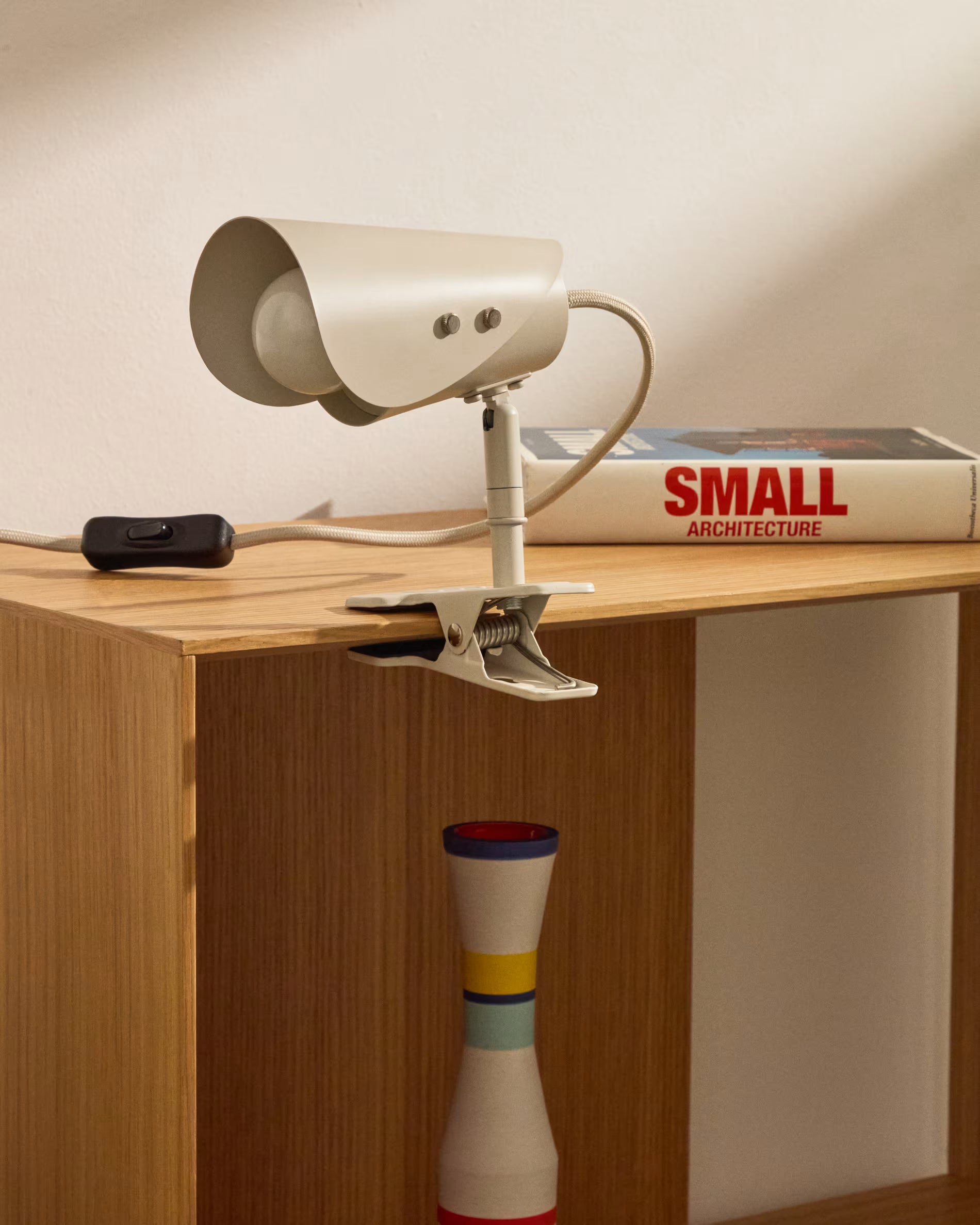 Lampa biurkowa z klipsem JULA szary