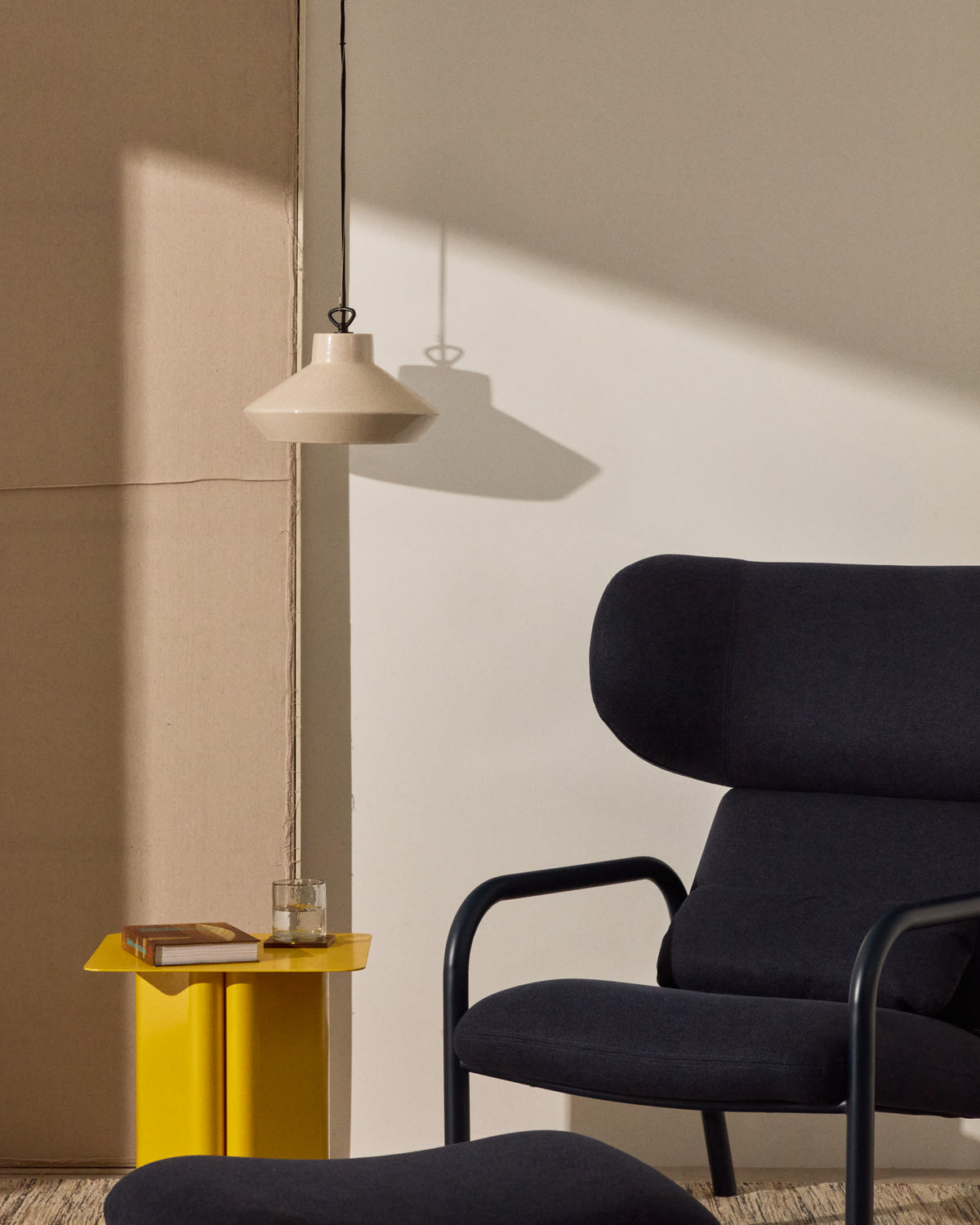 Lampa wisząca PORTOL beżowy ceramika – ujęcie 2