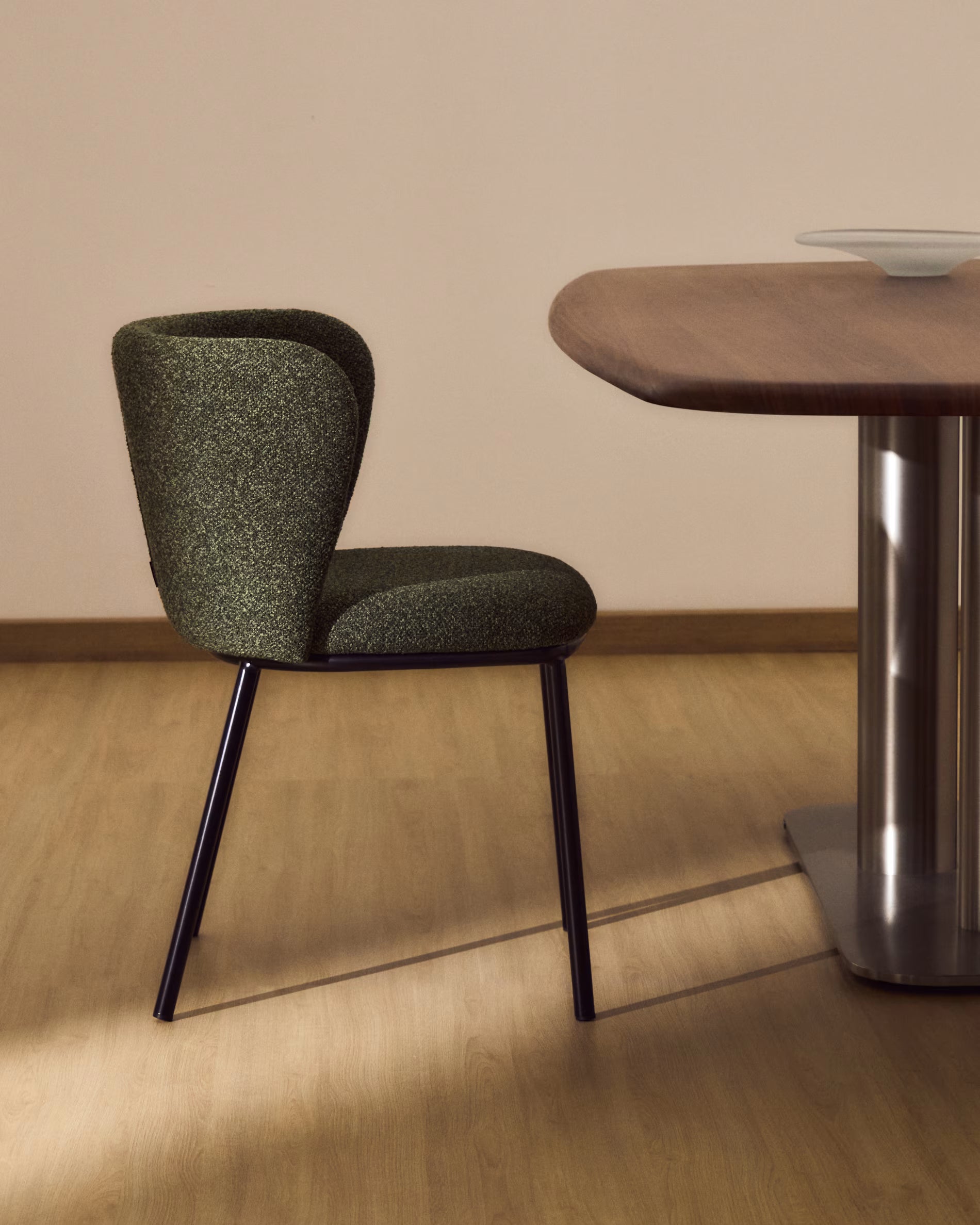 Krzesło CISELIA ciemnozielony szenil z czarną podstawą