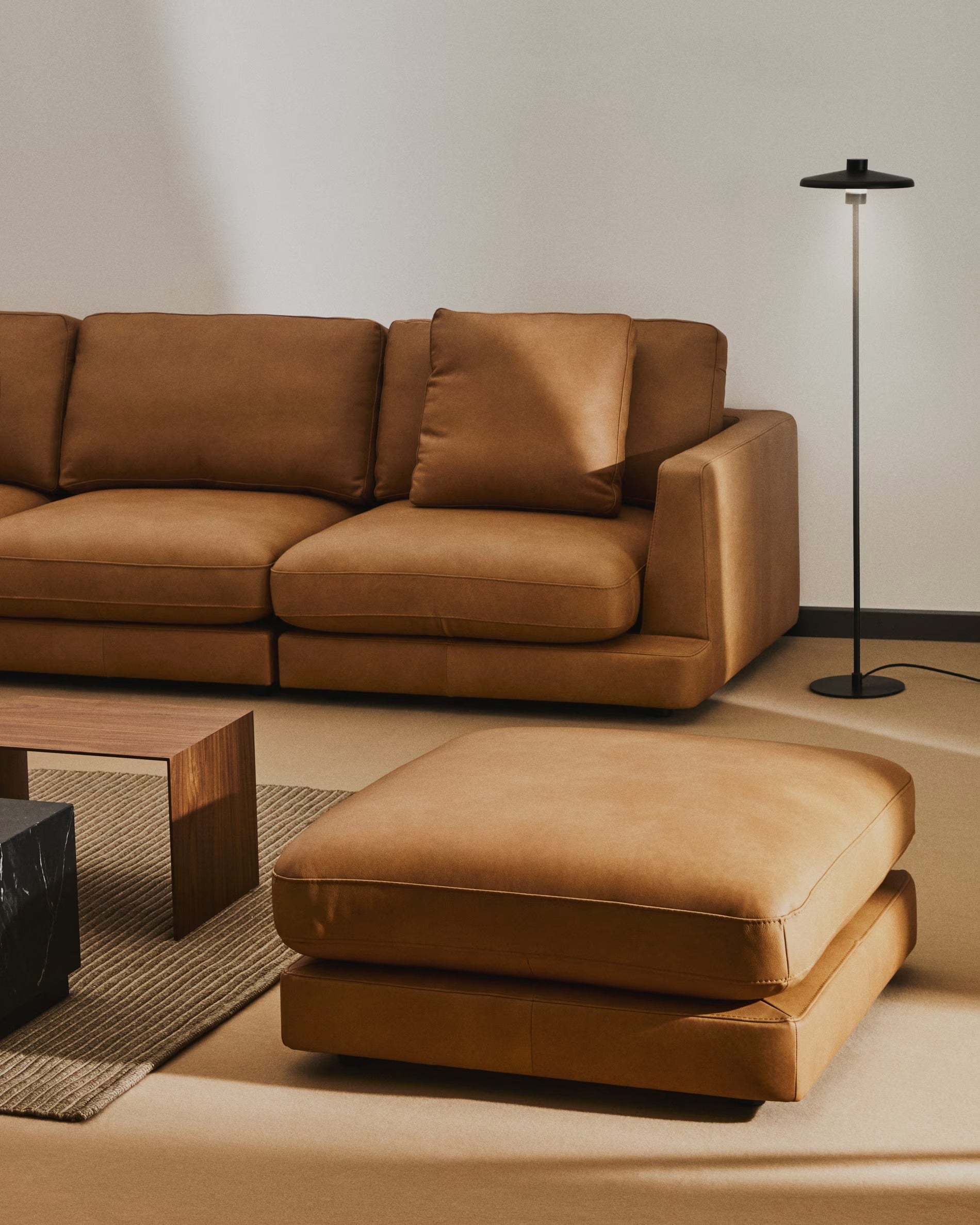 Podnóżek GALA skóra naturalna