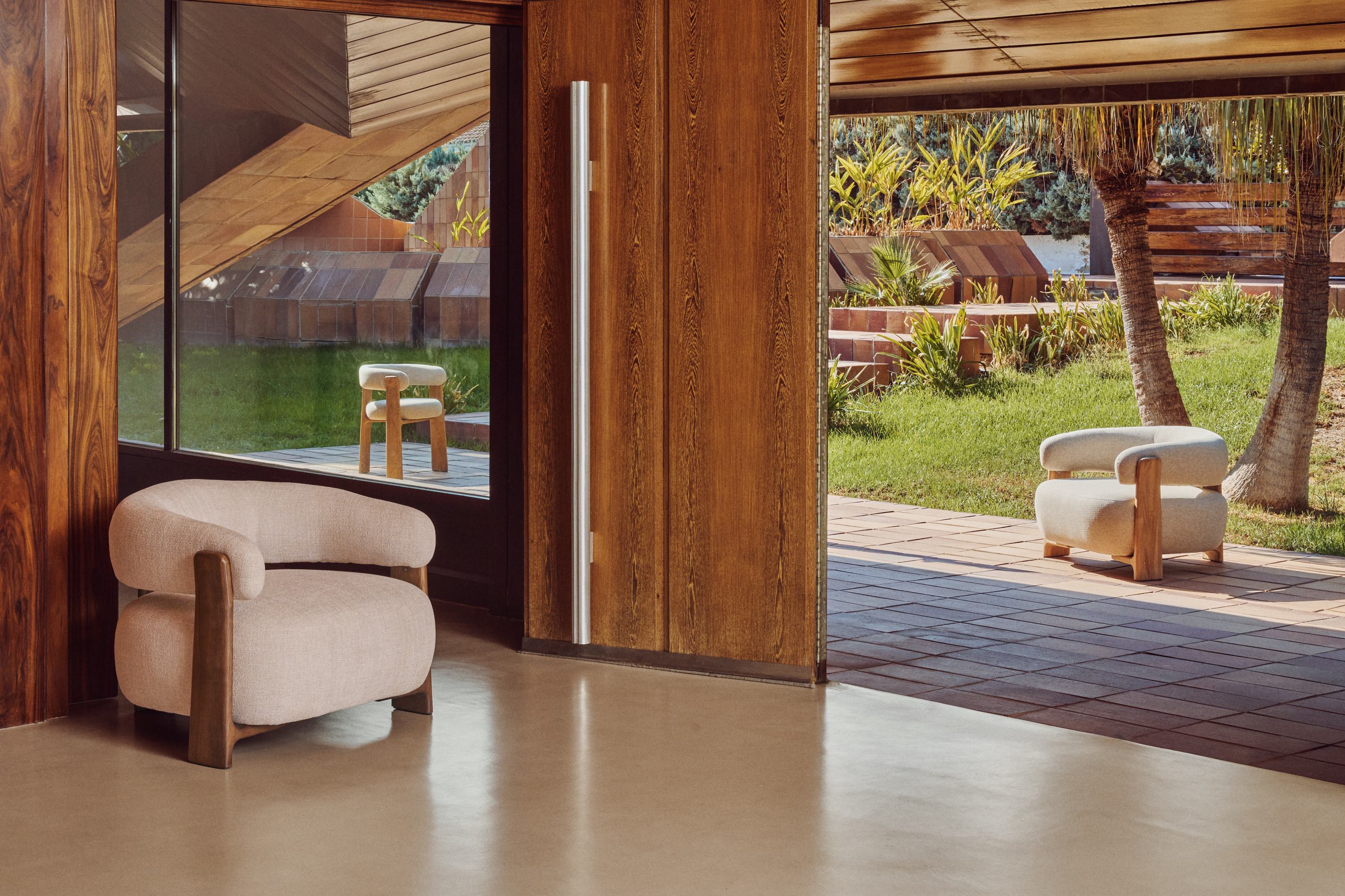 GRANITE Garden Chair in Beige with Solid Teak Wood Finish
