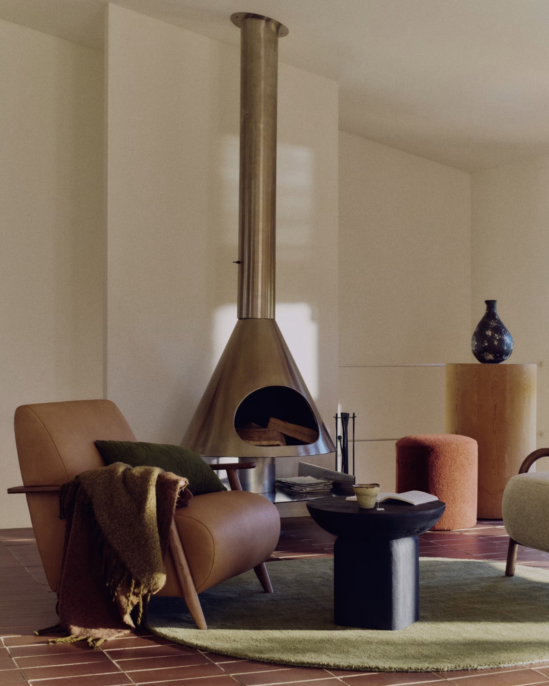 MEGHAN Armchair brown leather with dark ash base