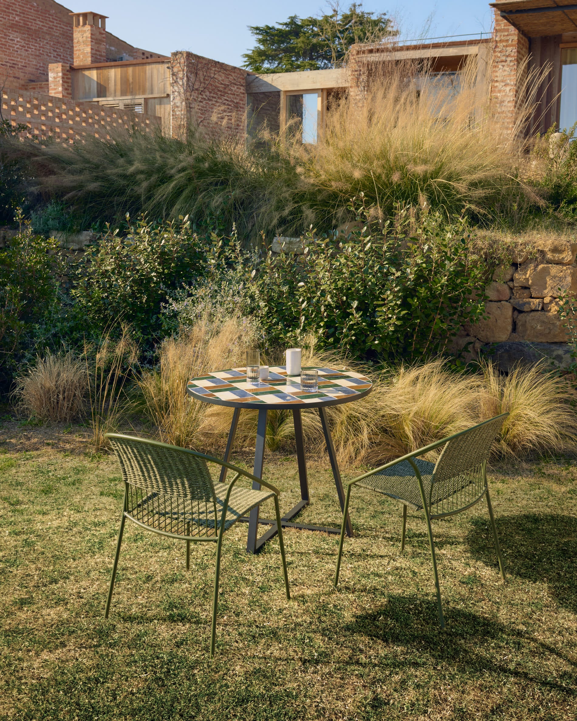 Stół ogrodowy TELLA wielokolorowy z grafitową podstawą