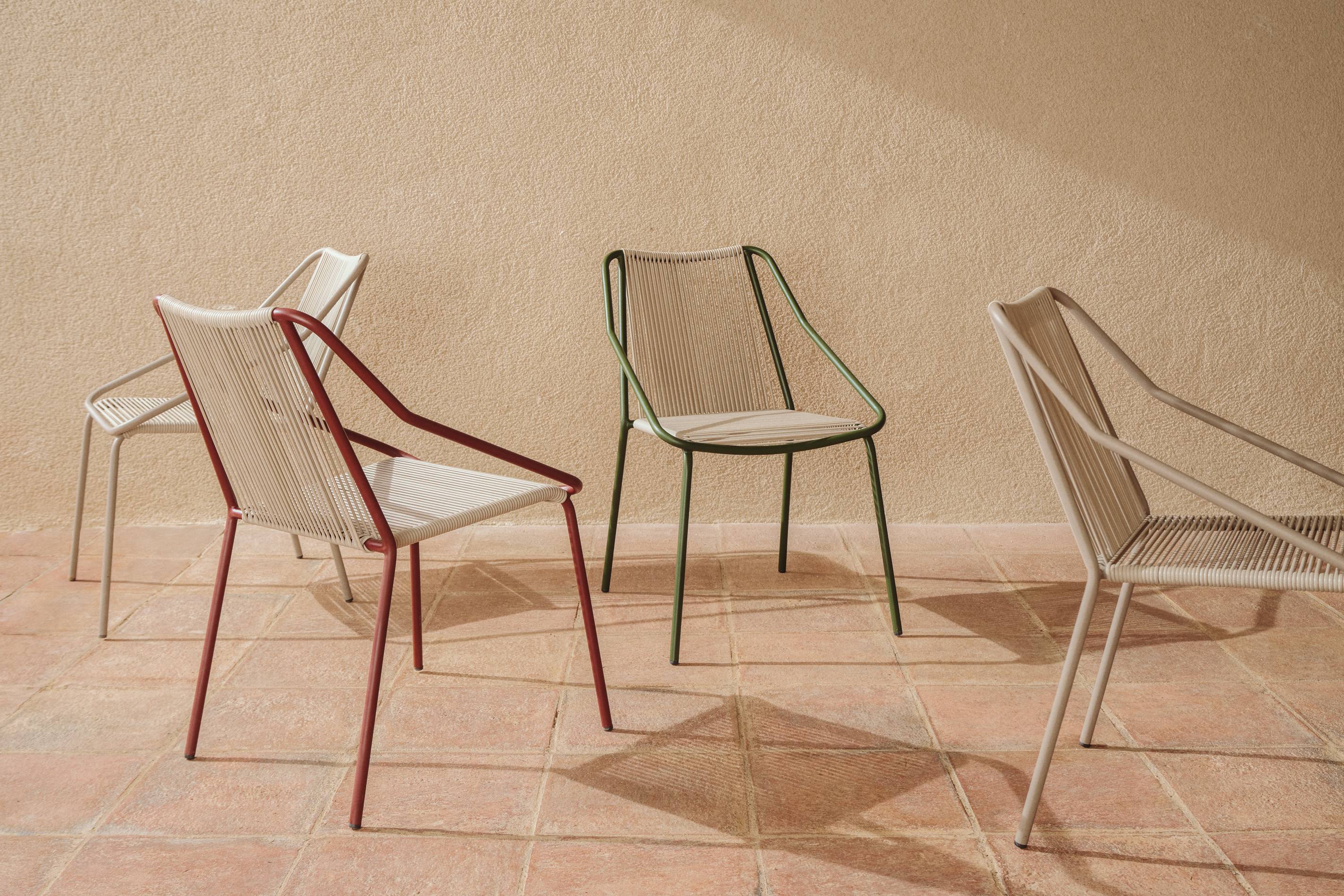 ZIVIA Ecru Garden Chair with Burgundy Base