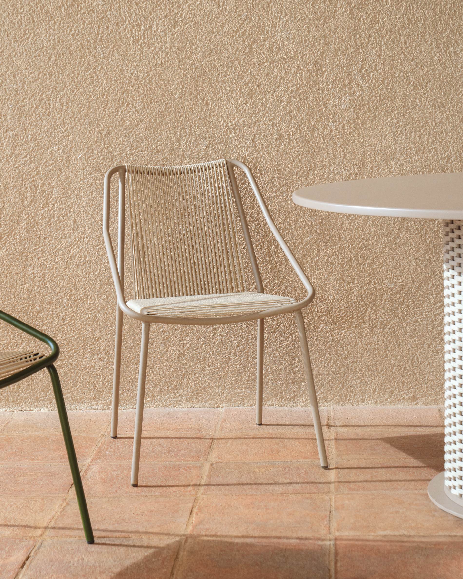 Krzesło ogrodowe ZIVIA ecru z taupe podstawą