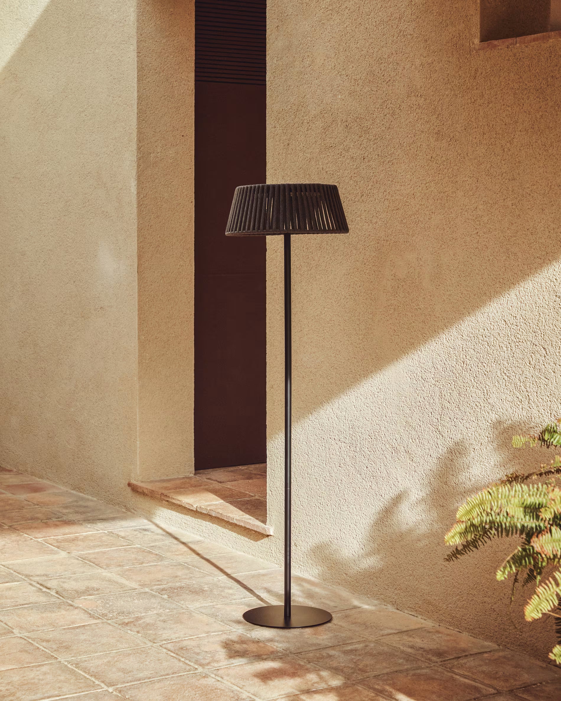 Lampa ogrodowa podłogowa solarna ALDET czarny