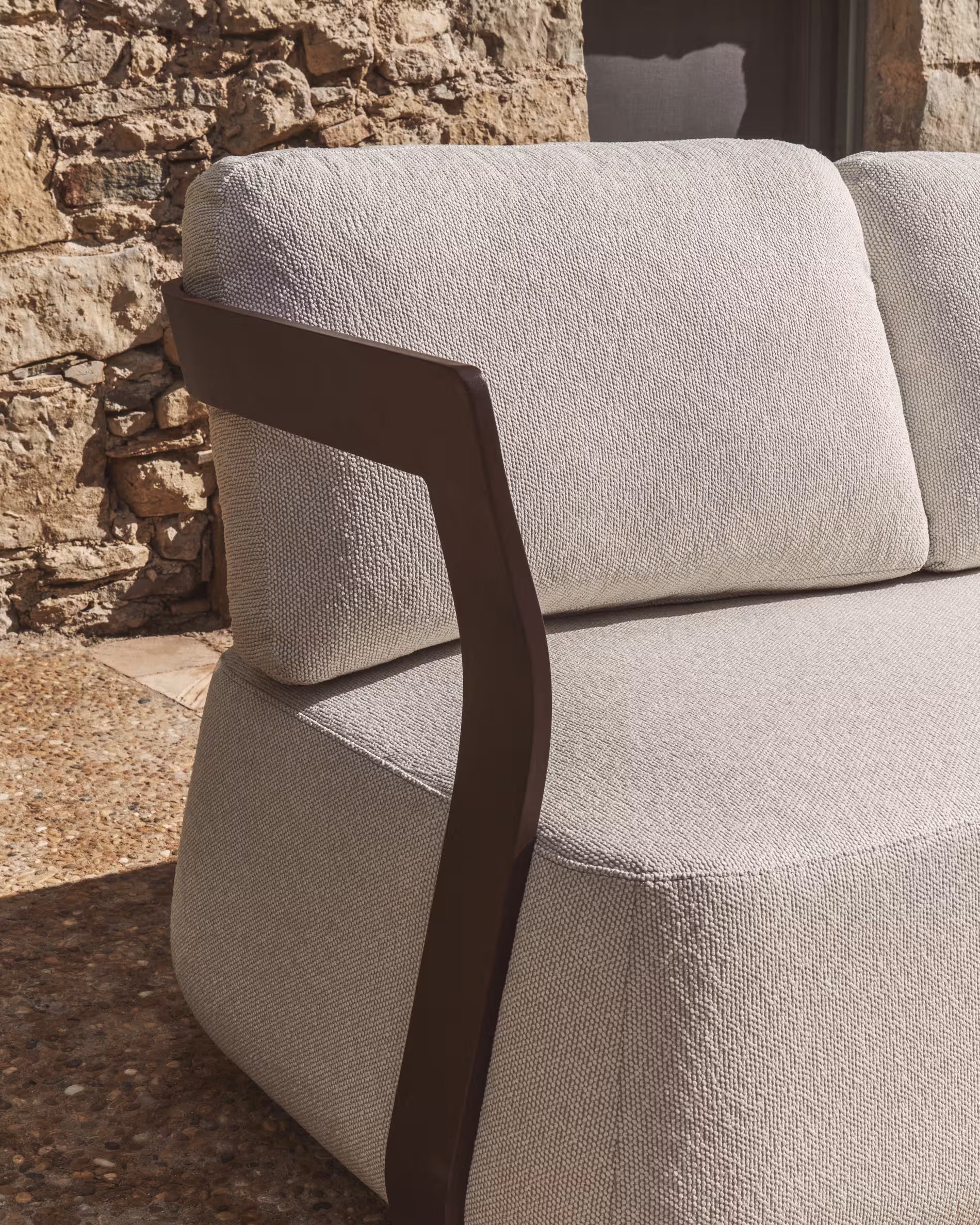 Sofa ogrodowa 3-osobowa TAMARIS ecru z brązową podstawą