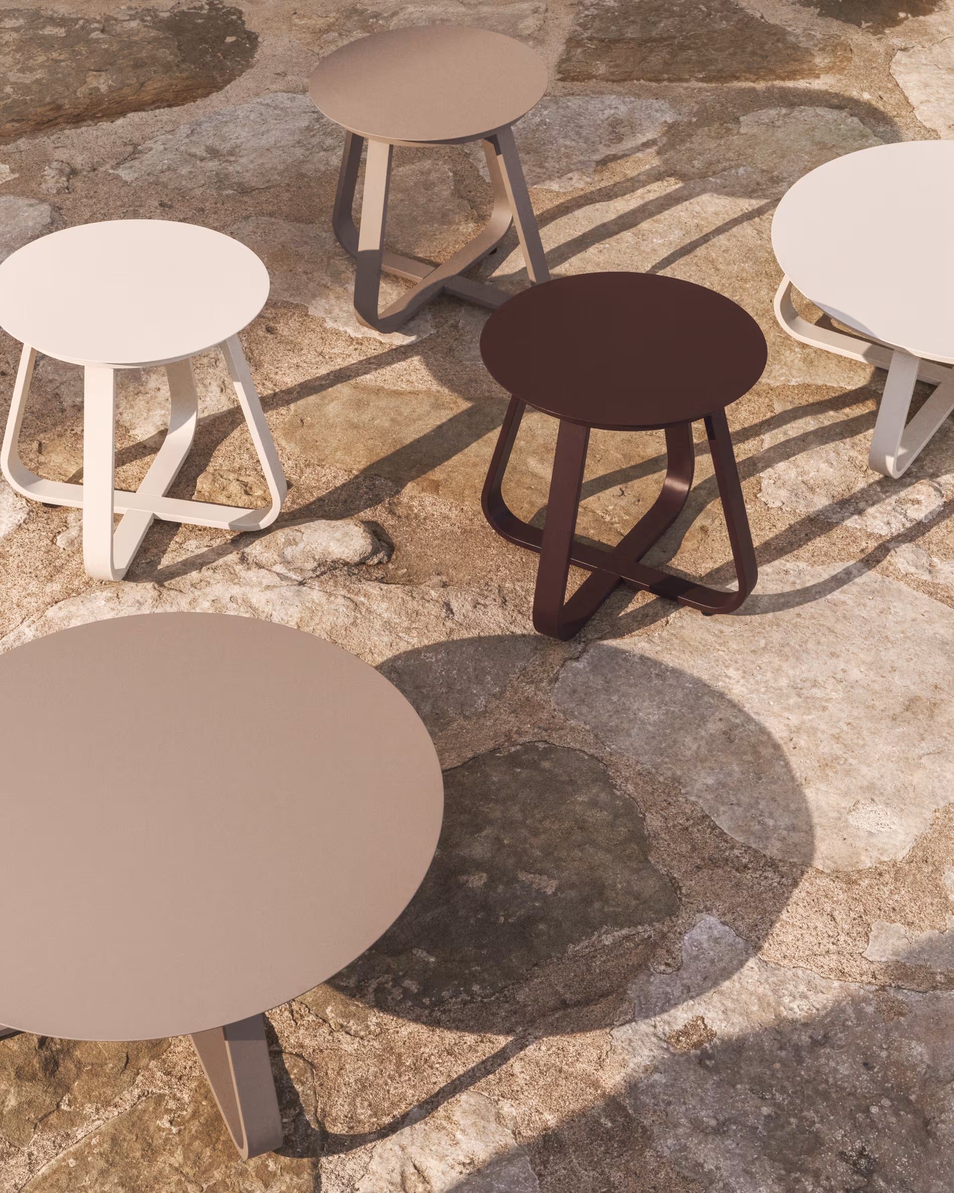 TAMARIS taupe garden coffee table