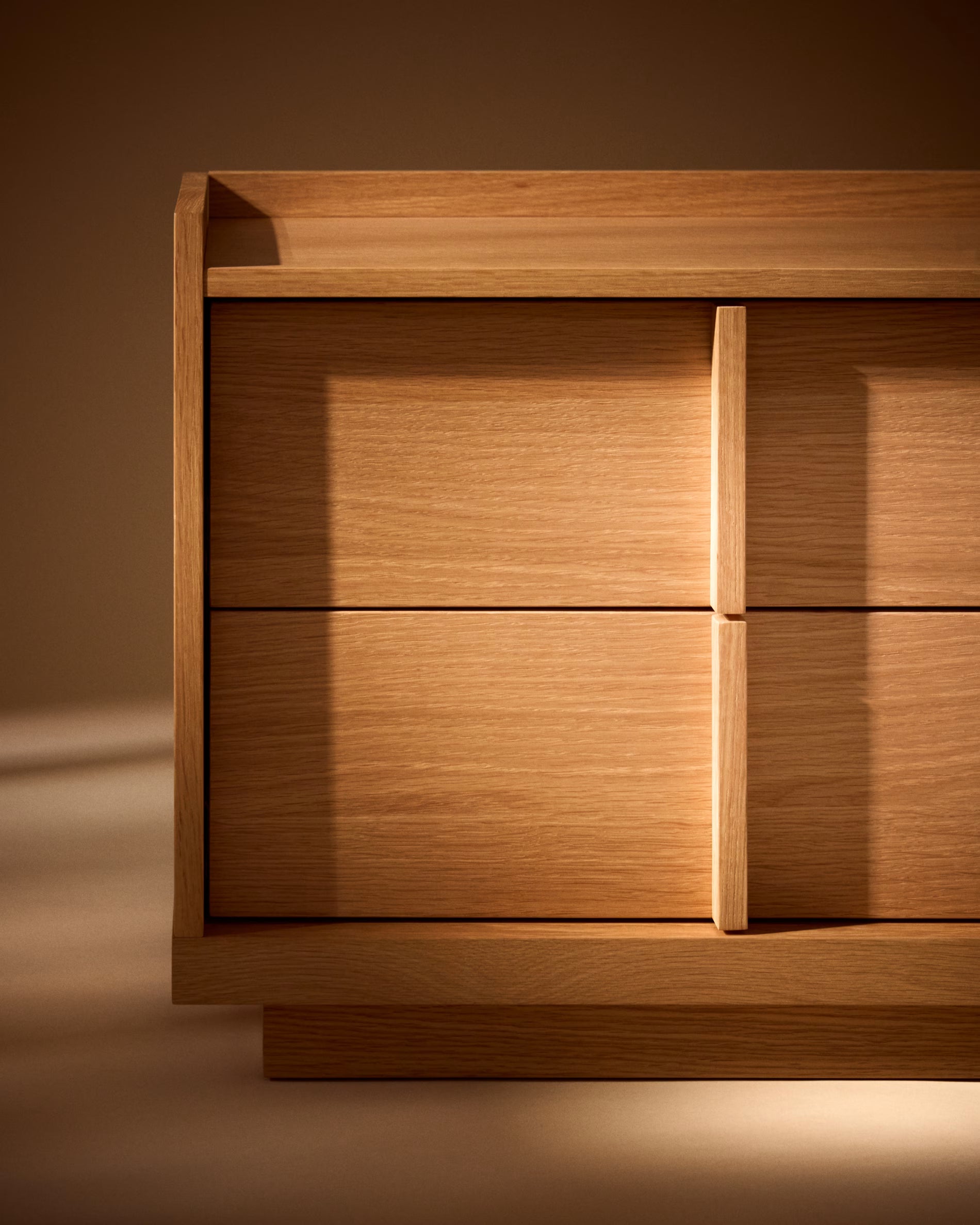Stolik nocny ONIX fornir dębowy – Kave Home