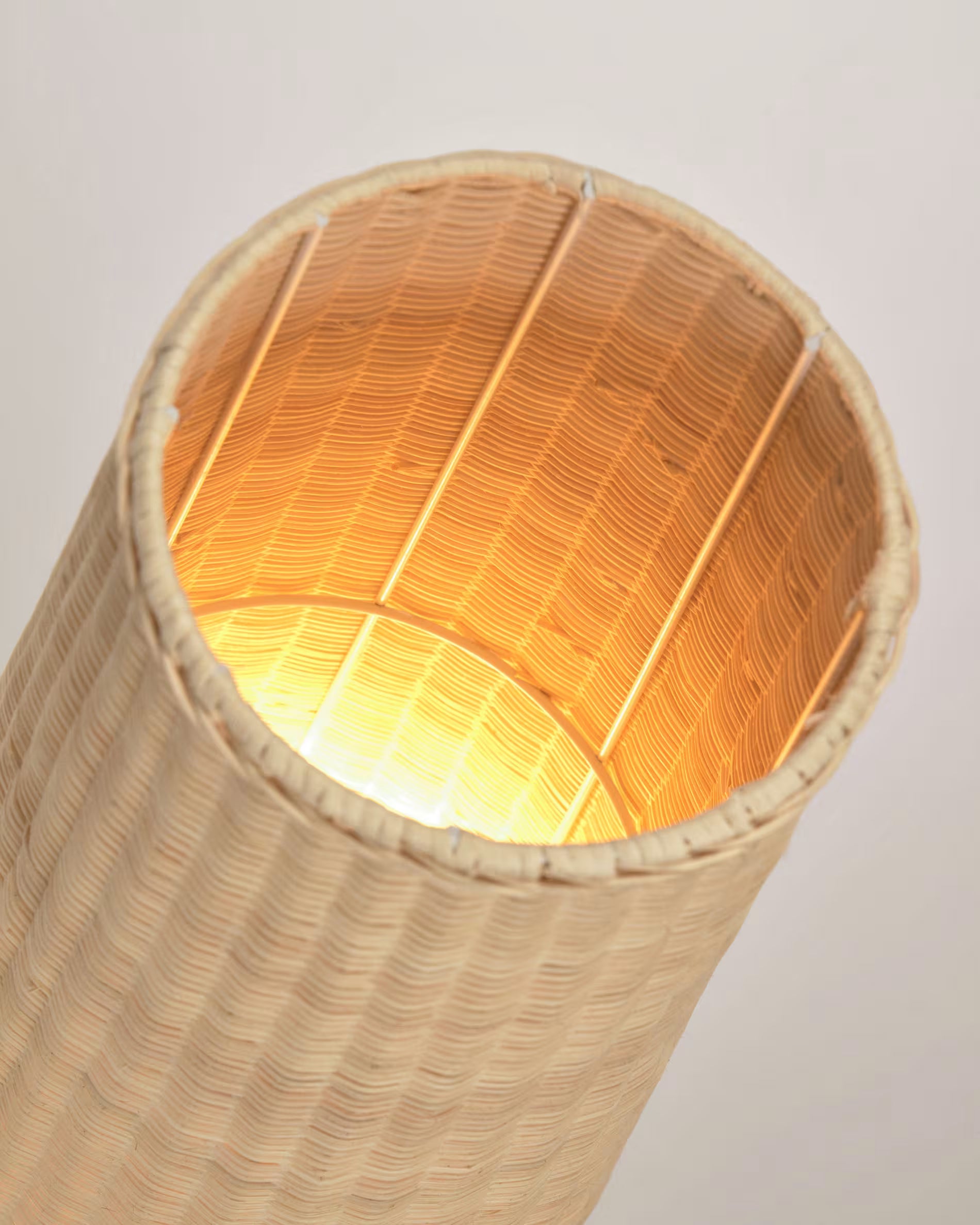 Lampa podłogowa KAMARIA rattan