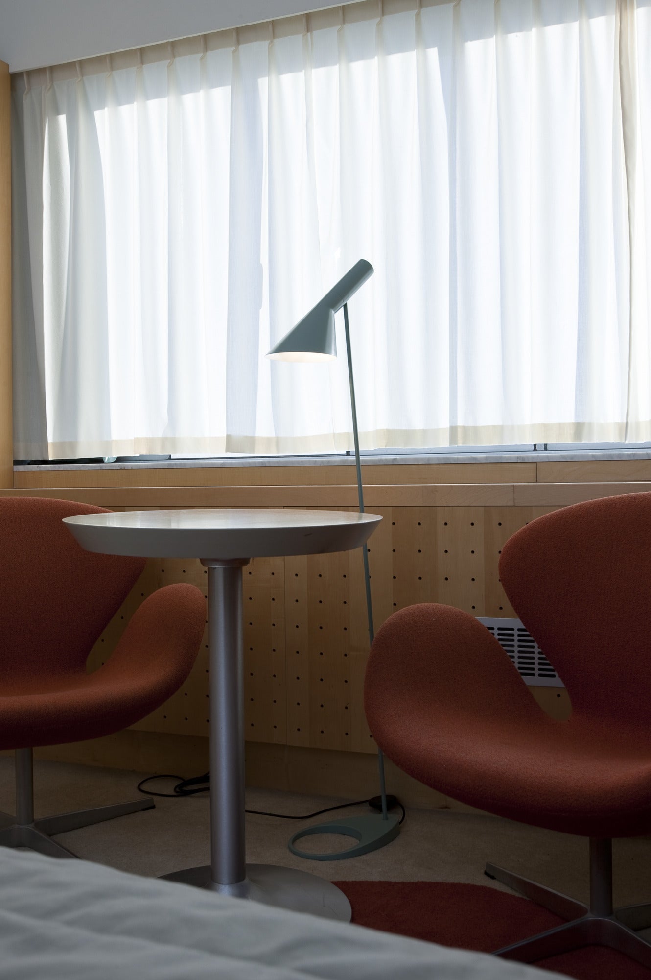 Lampa podłogowa AJ brudny niebieski