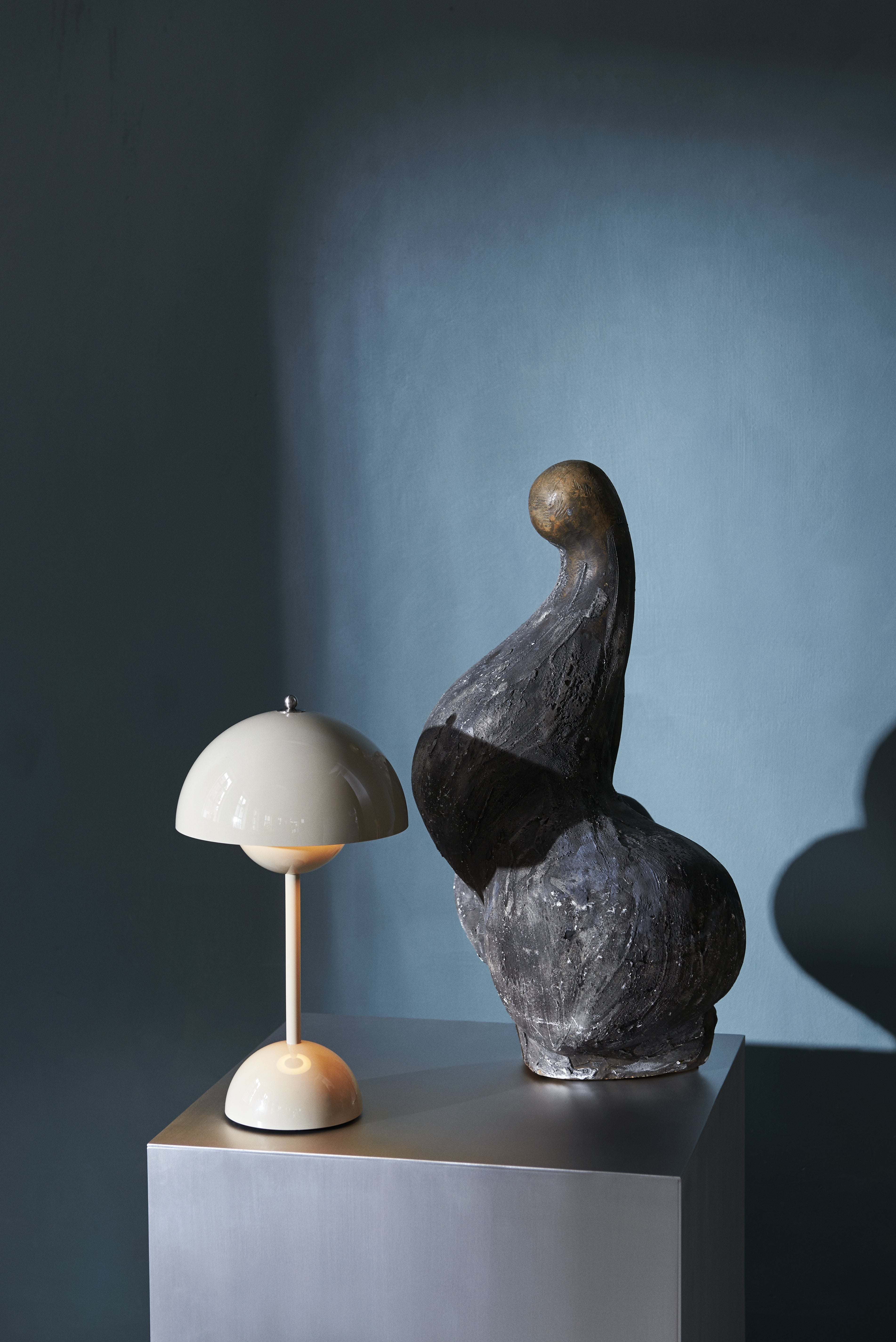 Lampa przenośna FLOWERPOT VP9 szarobeżowy