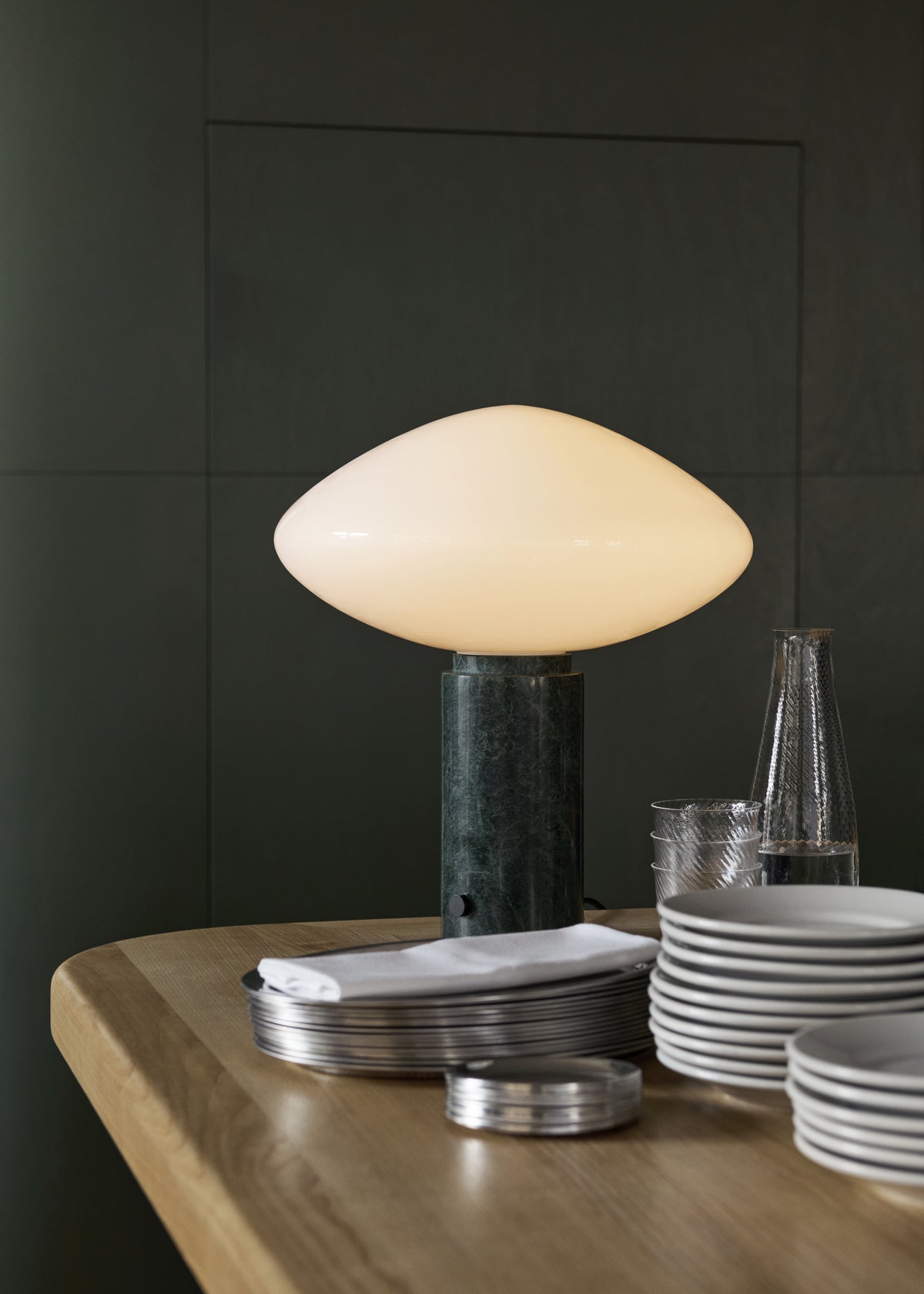 Lampa stołowa MIST AP17 szklany klosz z zieloną marmurową podstawą