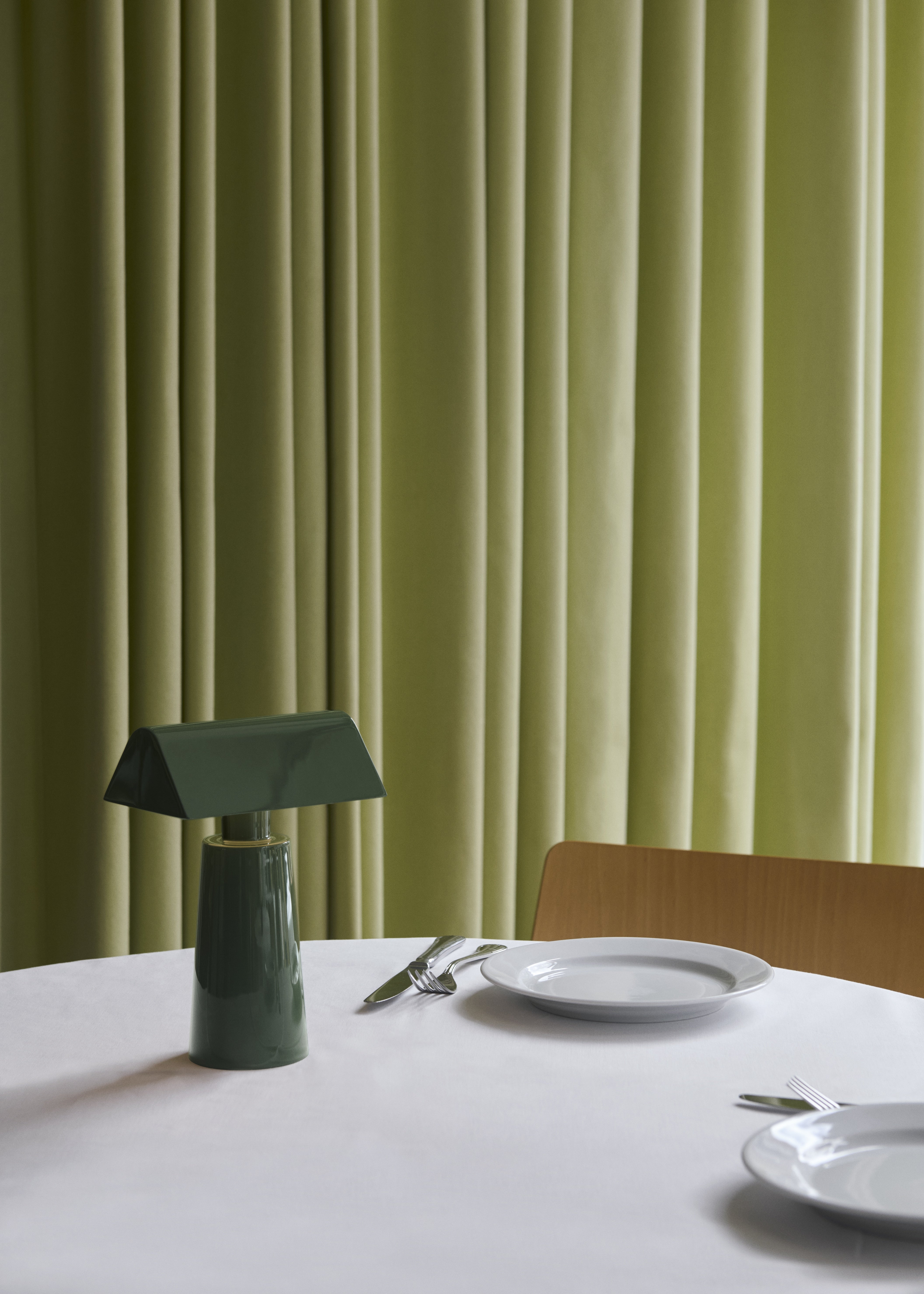 Lampa przenośna CARET MF1 ciemnozielony