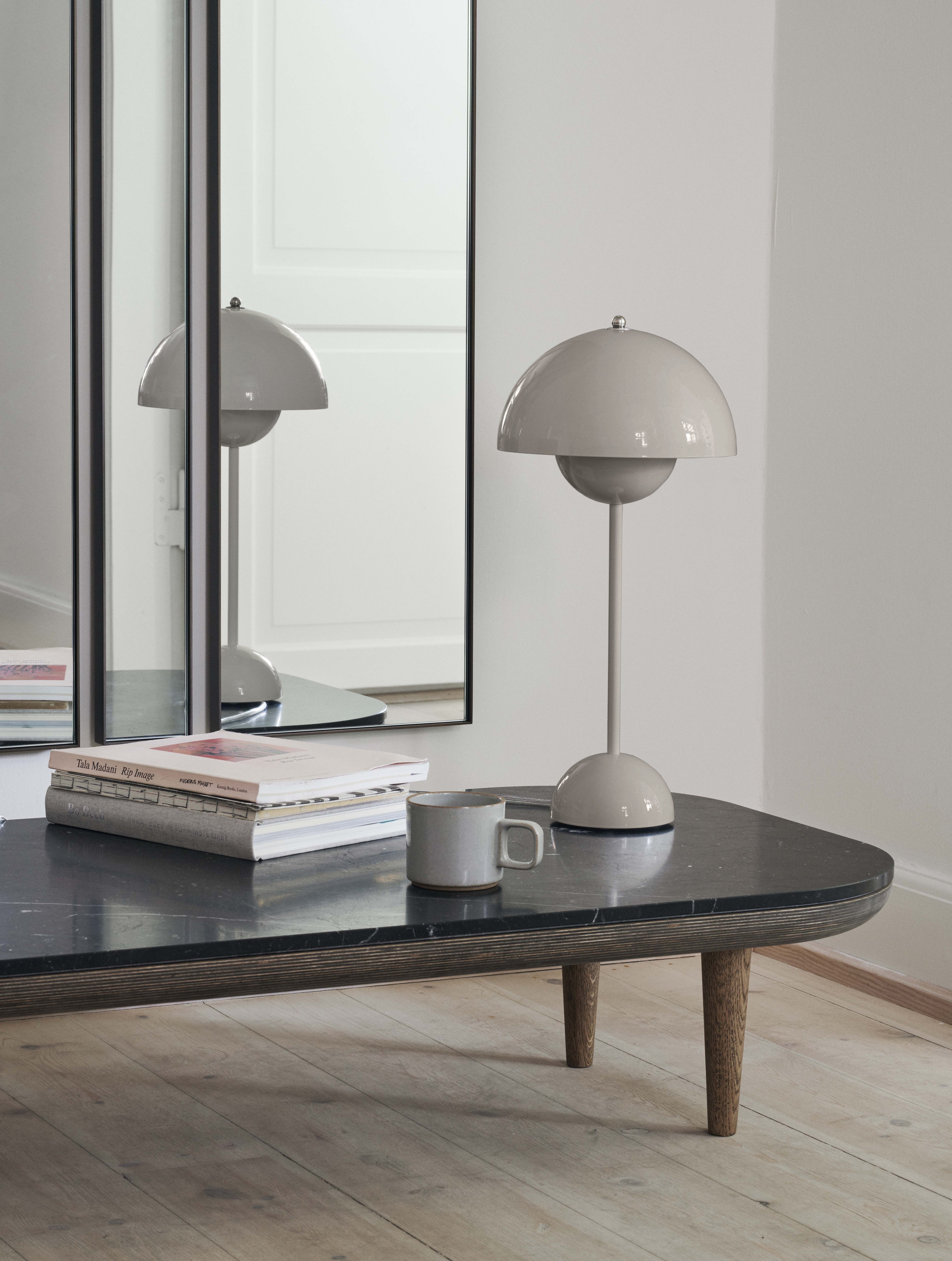 Lampa stołowa FLOWERPOT VP3 kość słoniowa