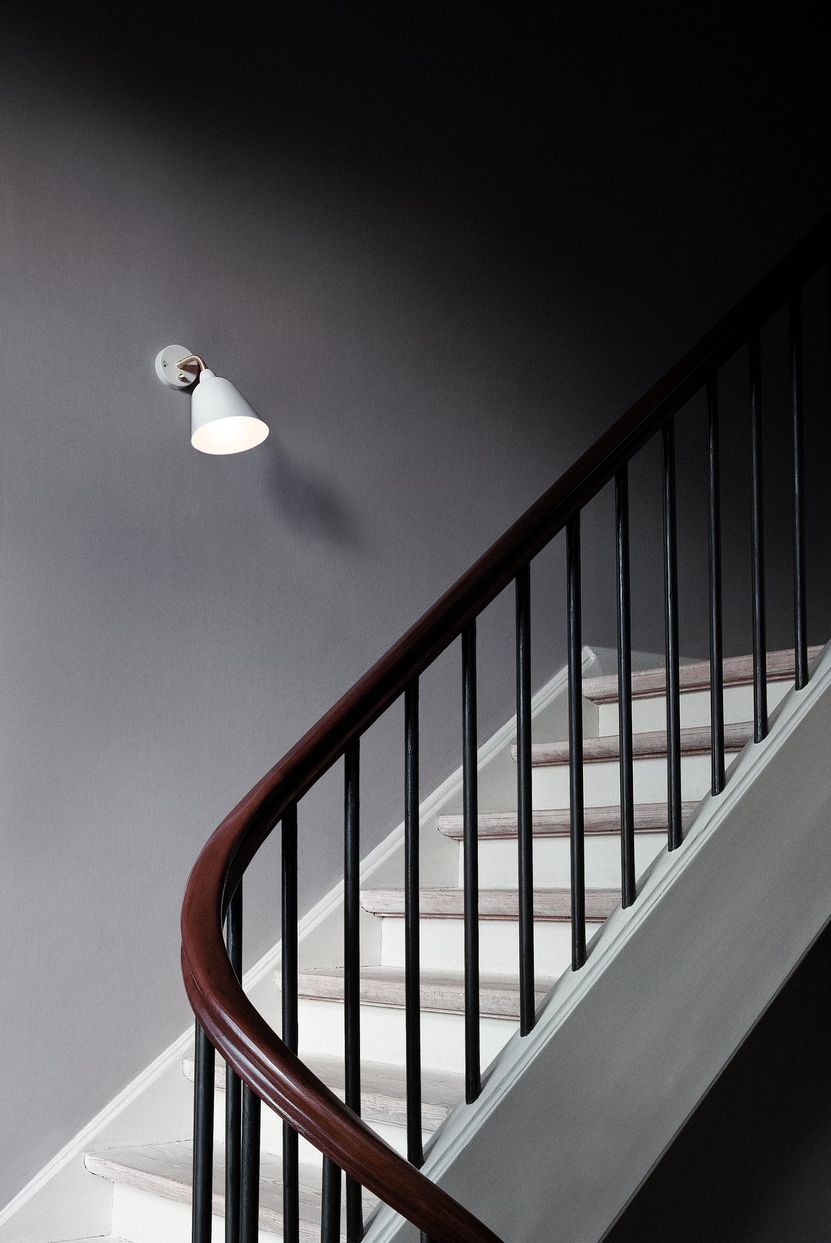 Lampa ścienna BELLEVUE AJ9 czarny z mosiężnym wykończeniem