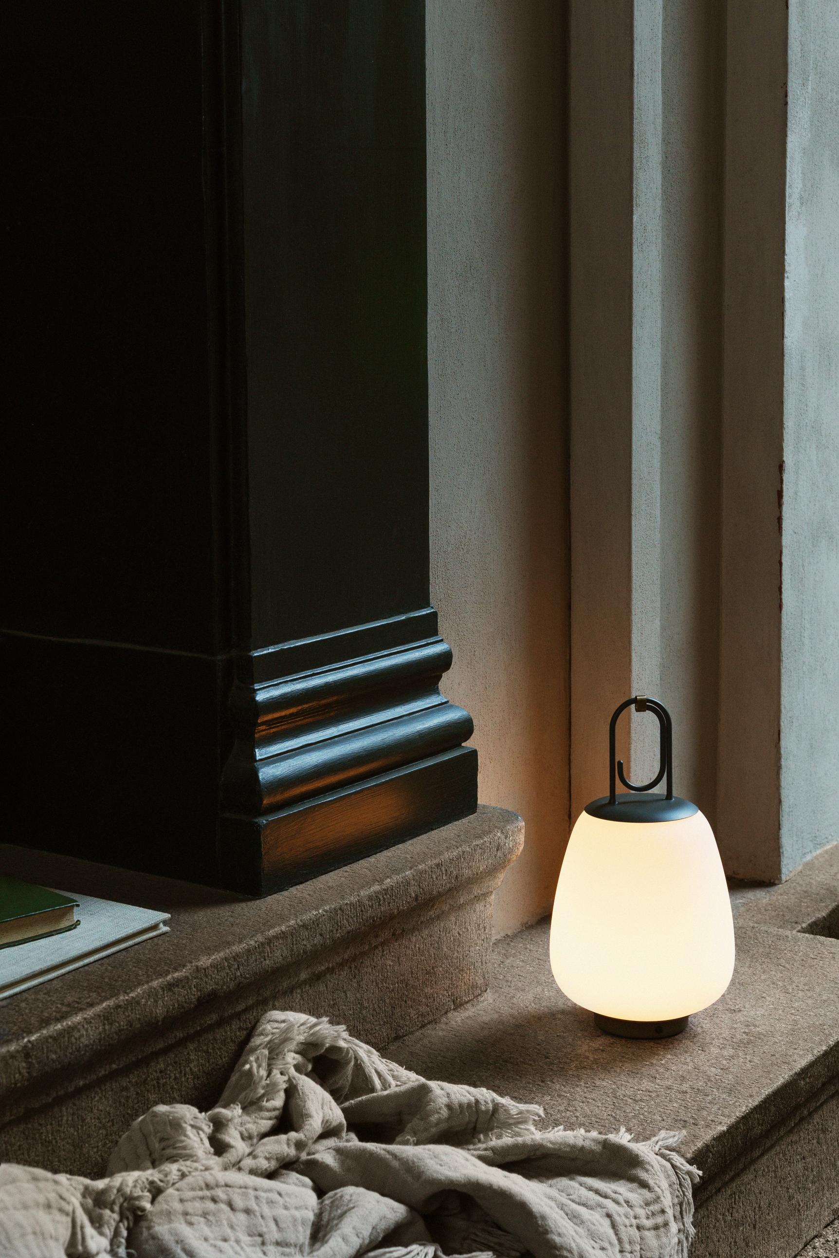 Lampa przenośna zewnętrzna LUCCA SC51 biały z czarnym wykończeniem