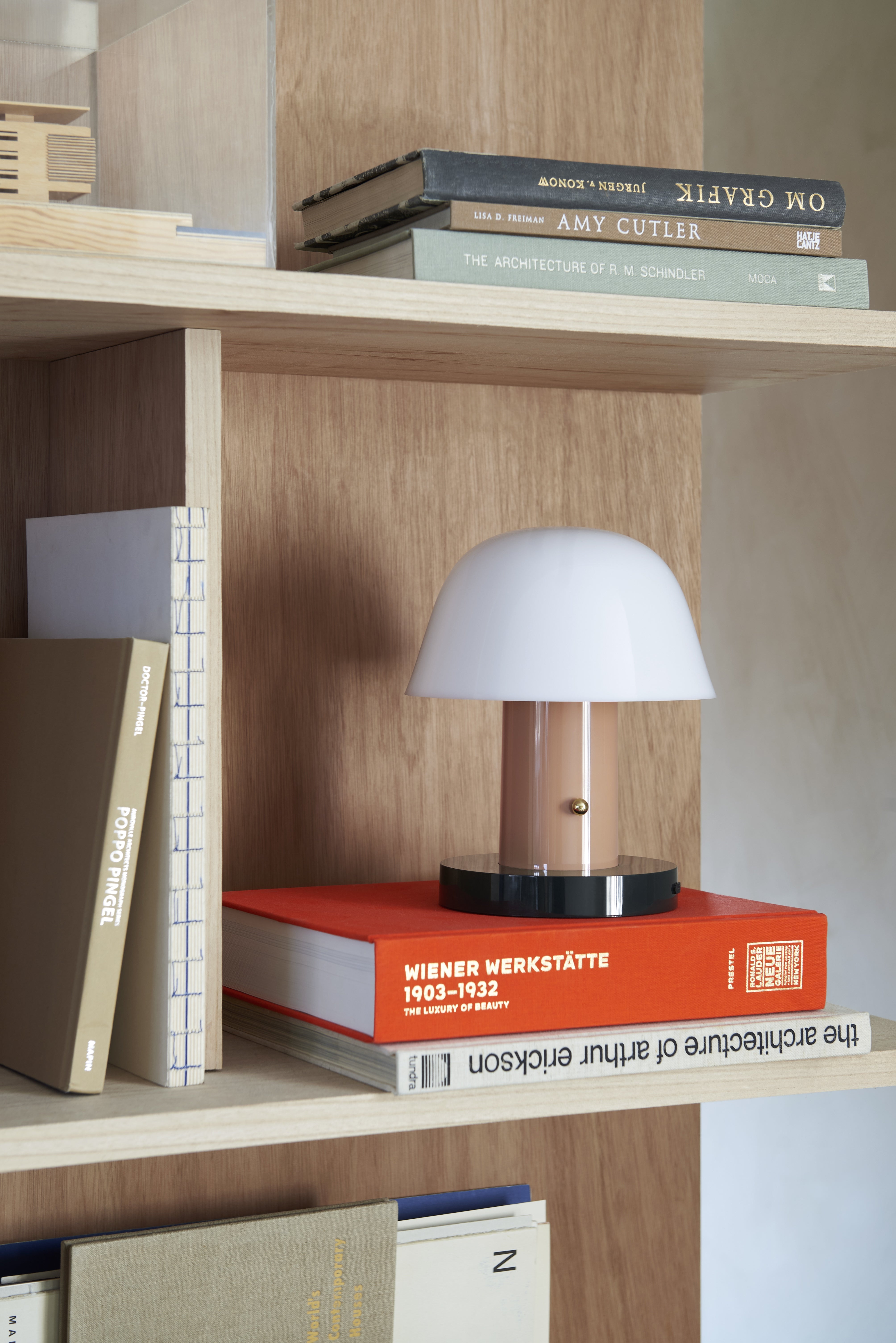Lampa przenośna SETAGO JH27 kremowy klosz z beżowo-zieloną podstawą