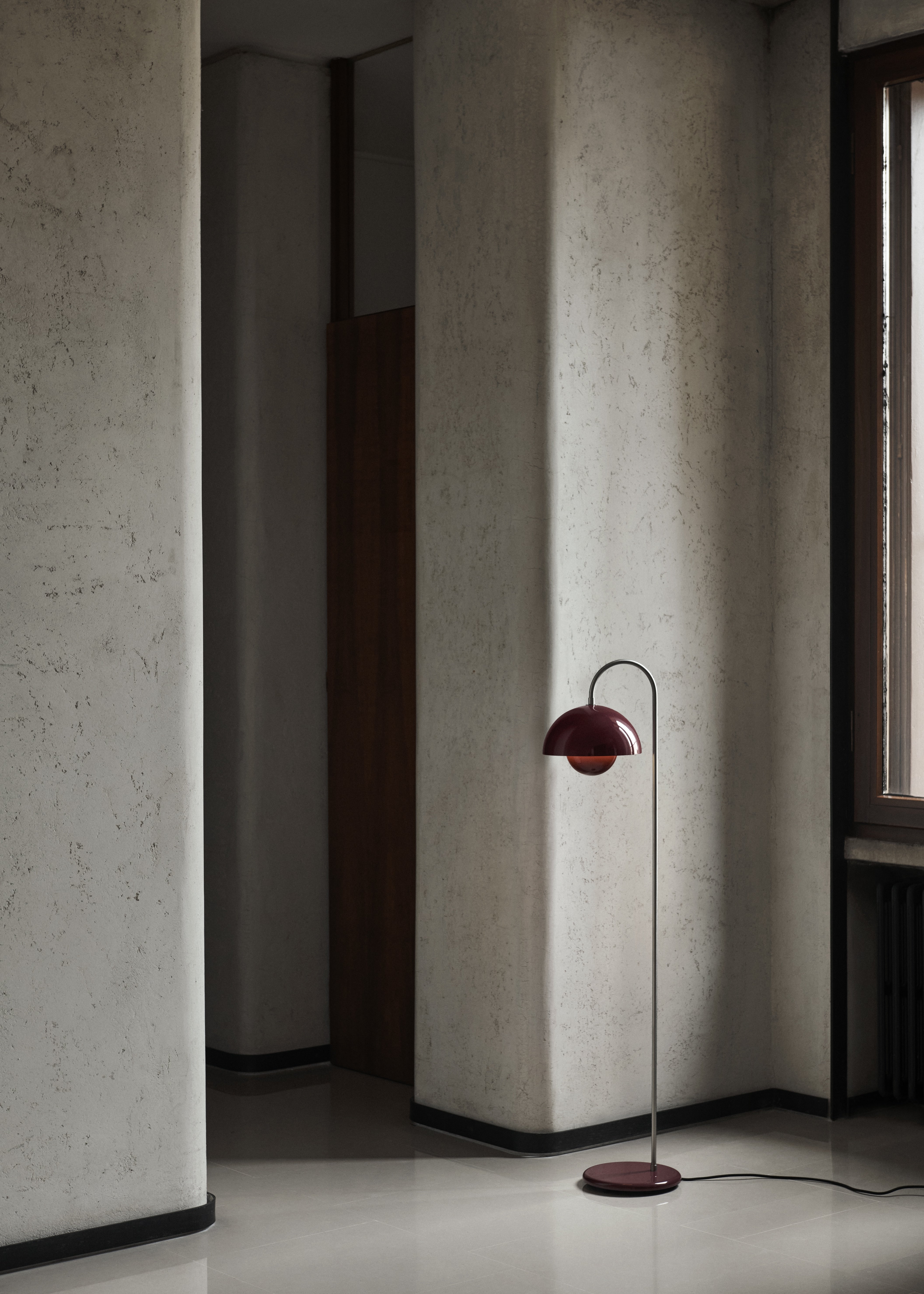 Lampa podłogowa FLOWERPOT VP12 ciemna śliwka