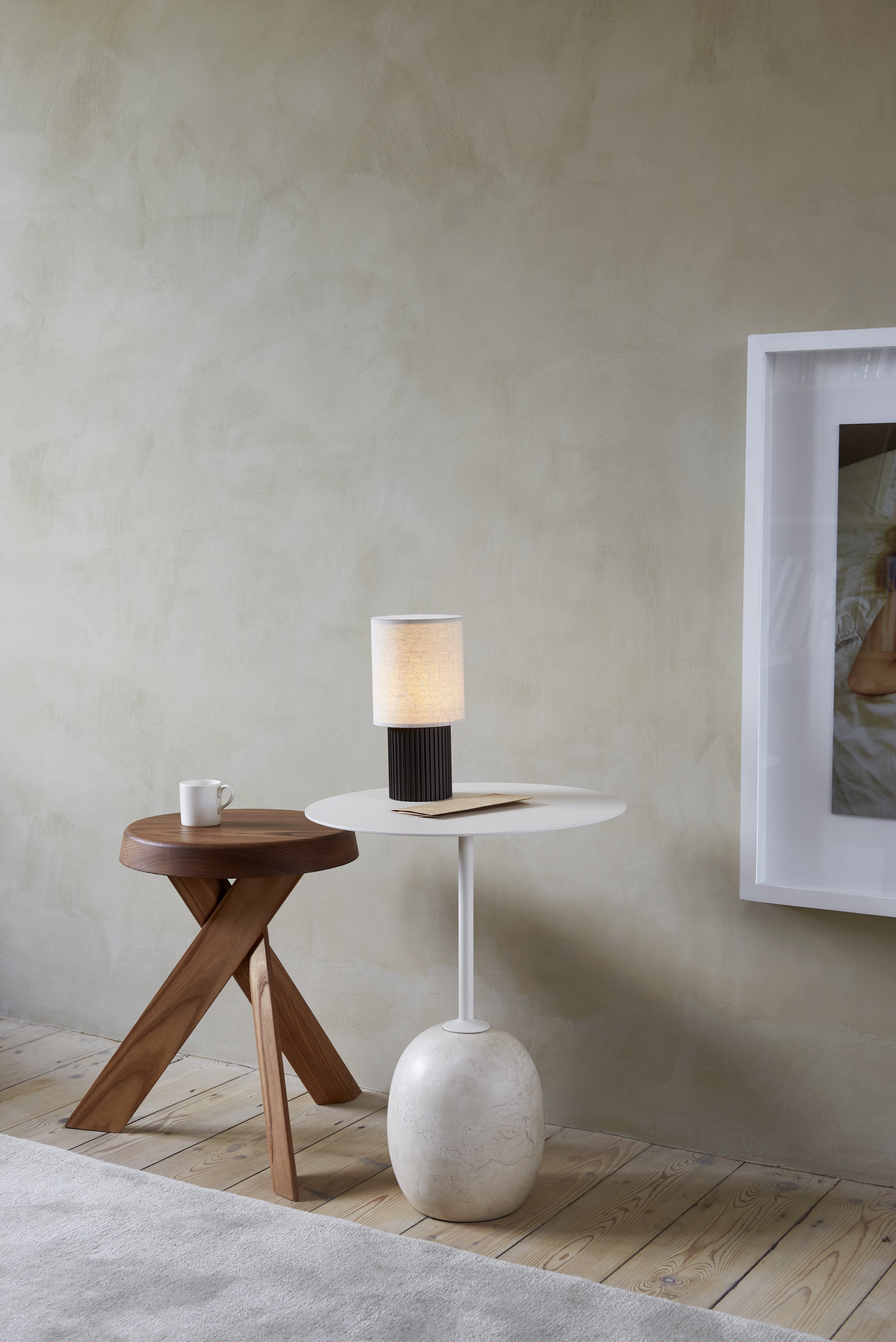 Lampa przenośna MANHATTAN materiałowy klosz z brązową podstawą