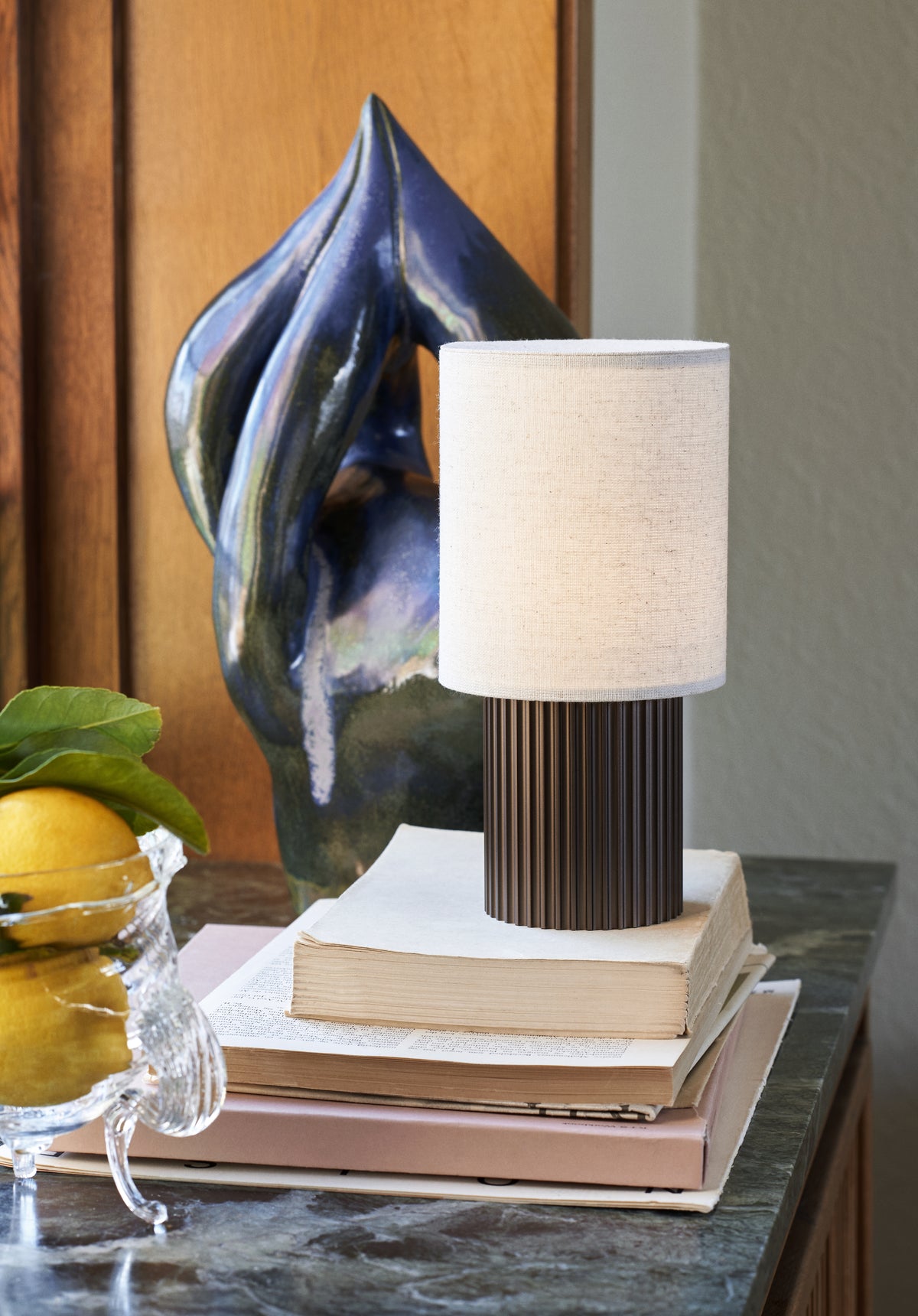 Lampa przenośna MANHATTAN materiałowy klosz z brązową podstawą