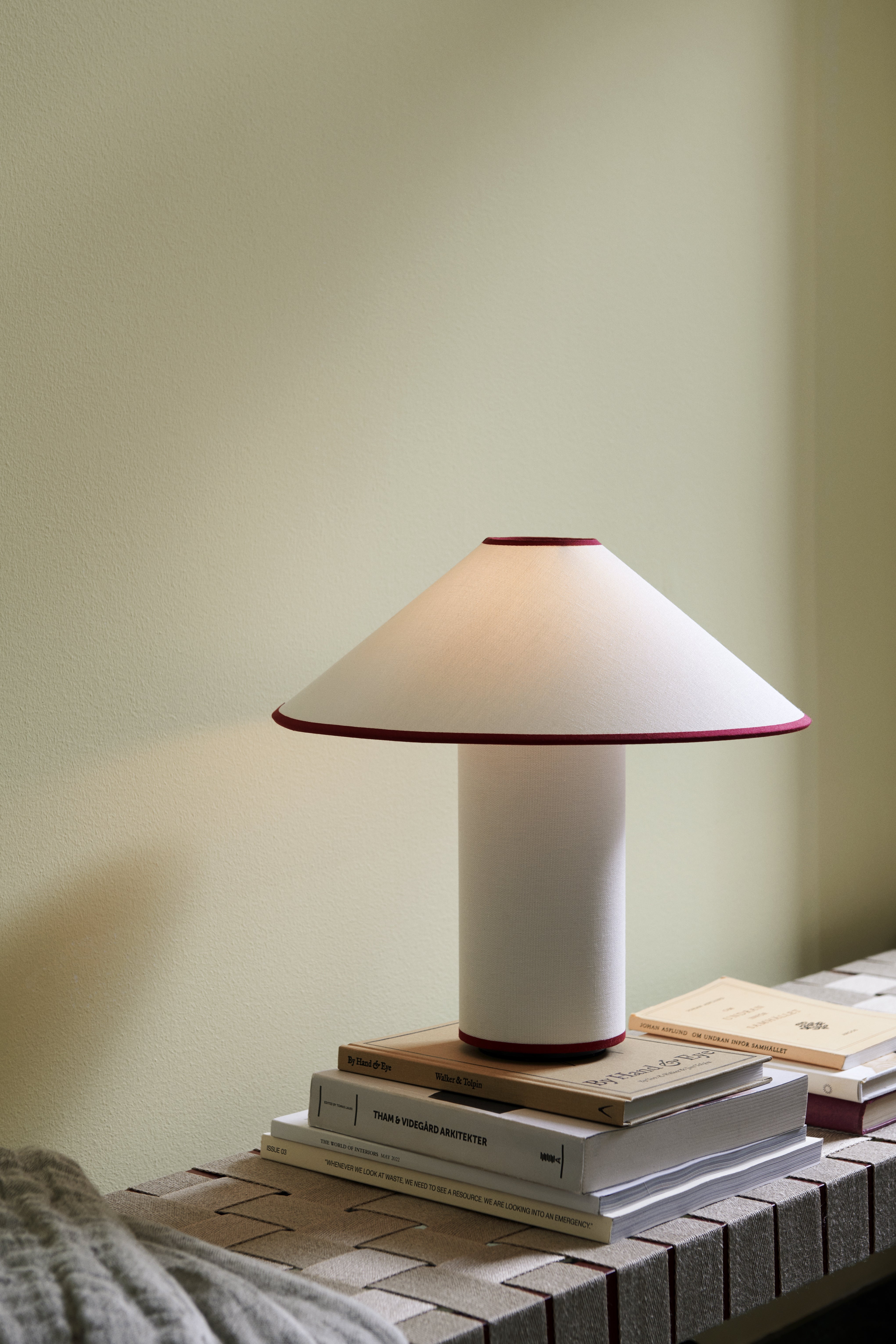 Lampa stołowa COLETTE ATD6 biały z czerwonym wykończeniem