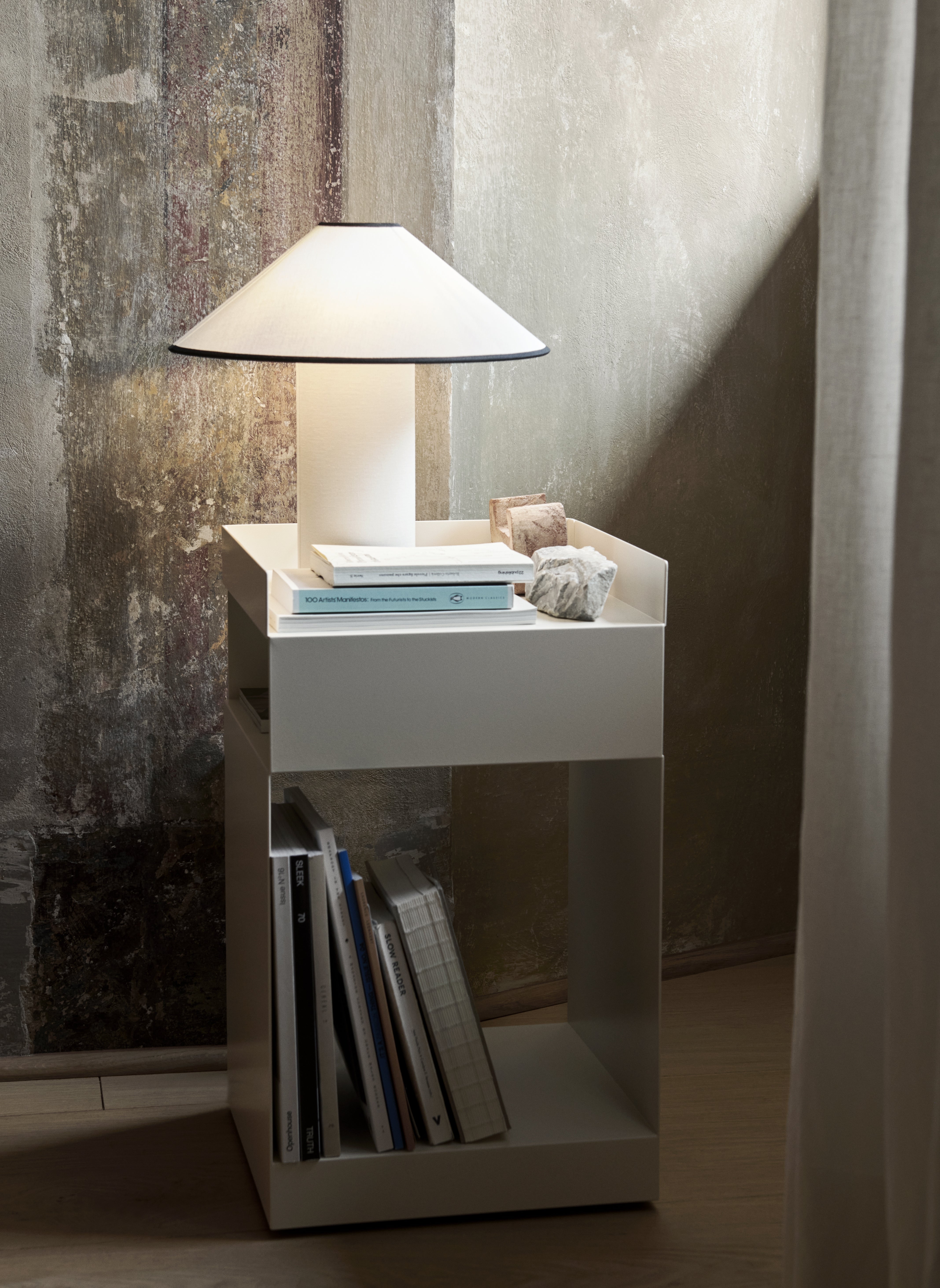 Lampa stołowa COLETTE ATD6 biały z czerwonym wykończeniem