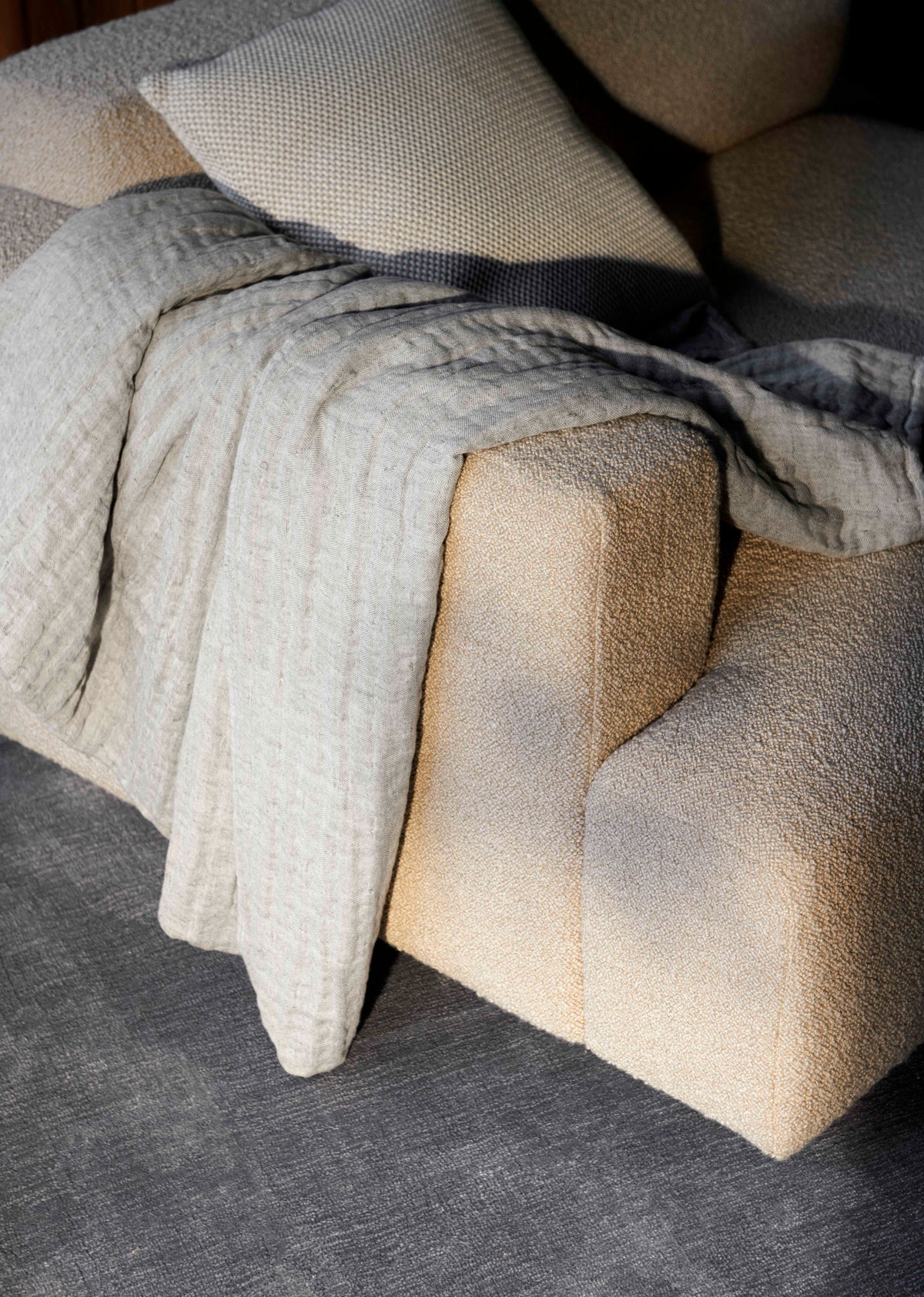 Sofa modułowa 4-osobowa DEVELIUS kremowy