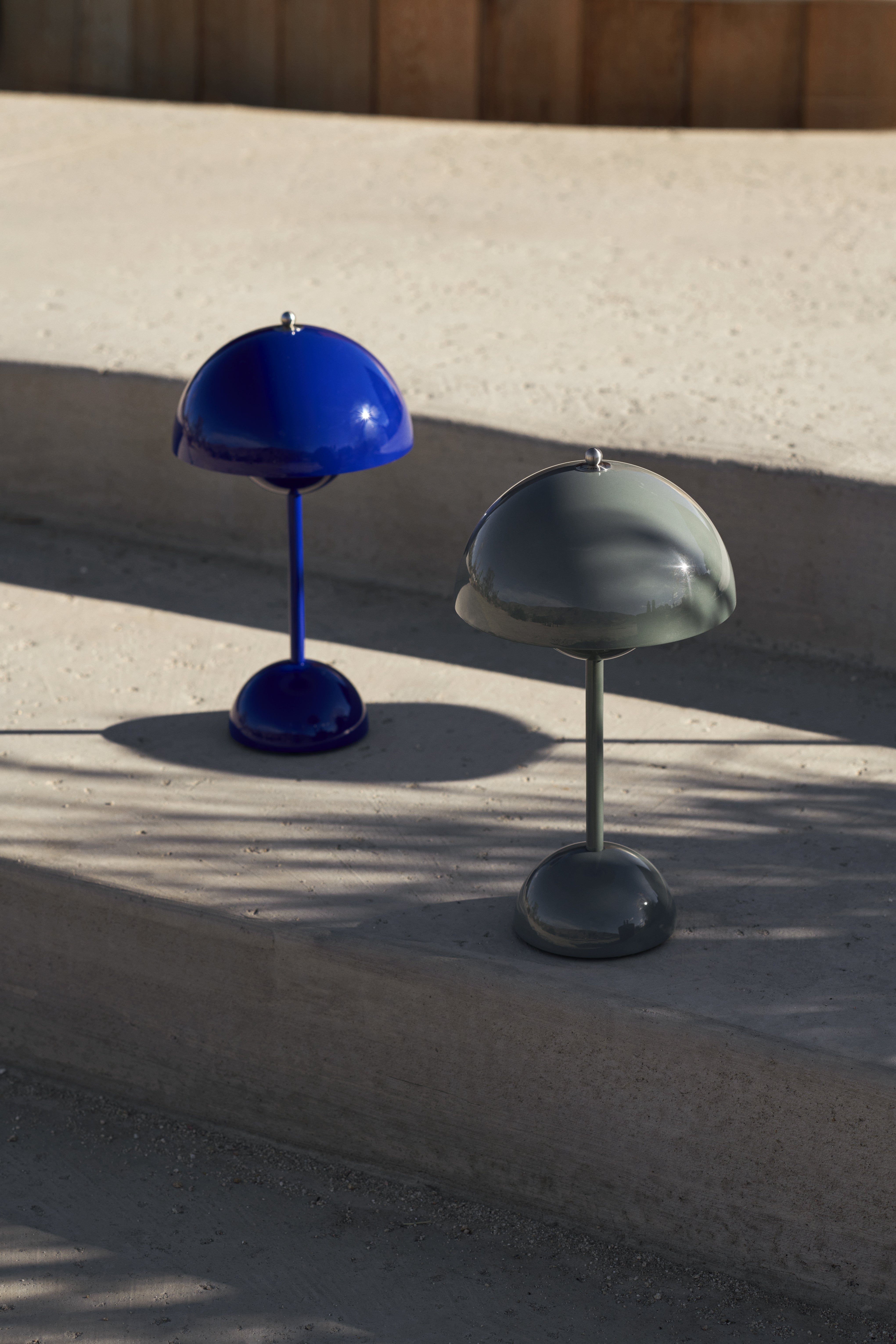 Lampa przenośna FLOWERPOT VP9 szaroniebieski
