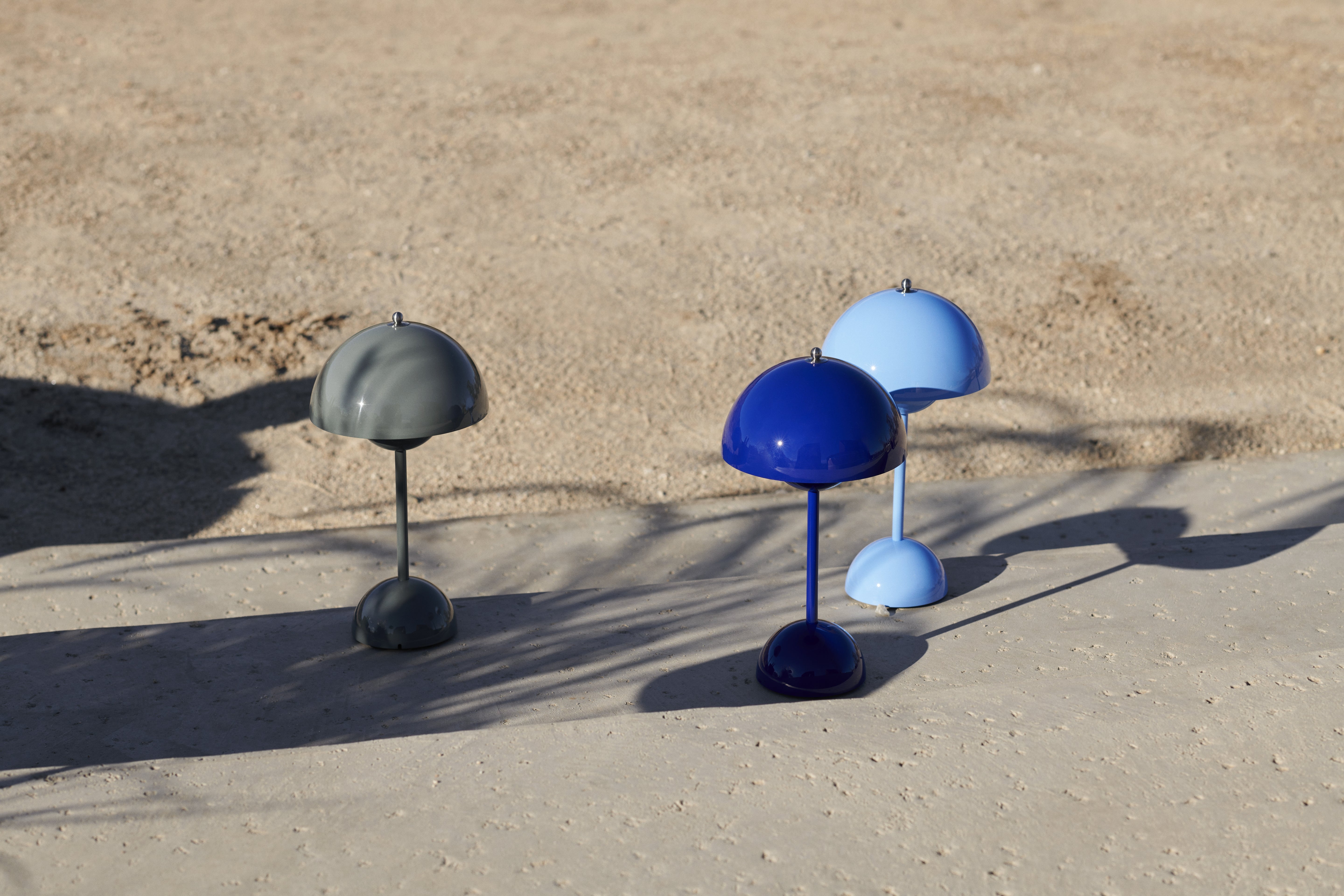 Lampa przenośna FLOWERPOT VP9 kobaltowy
