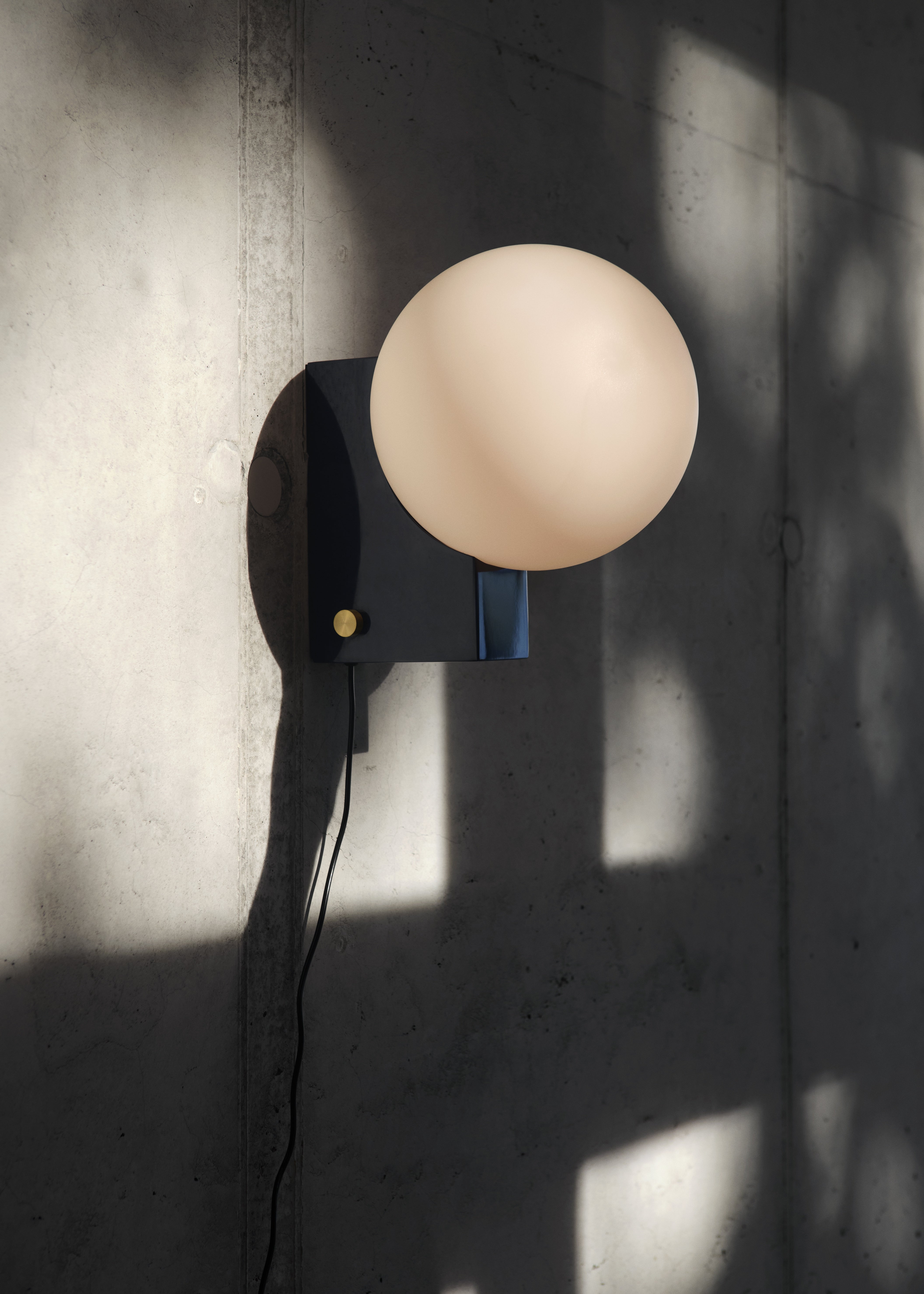 Lampa ścienna JOURNEY SH2 szklany klosz z czarną podstawą