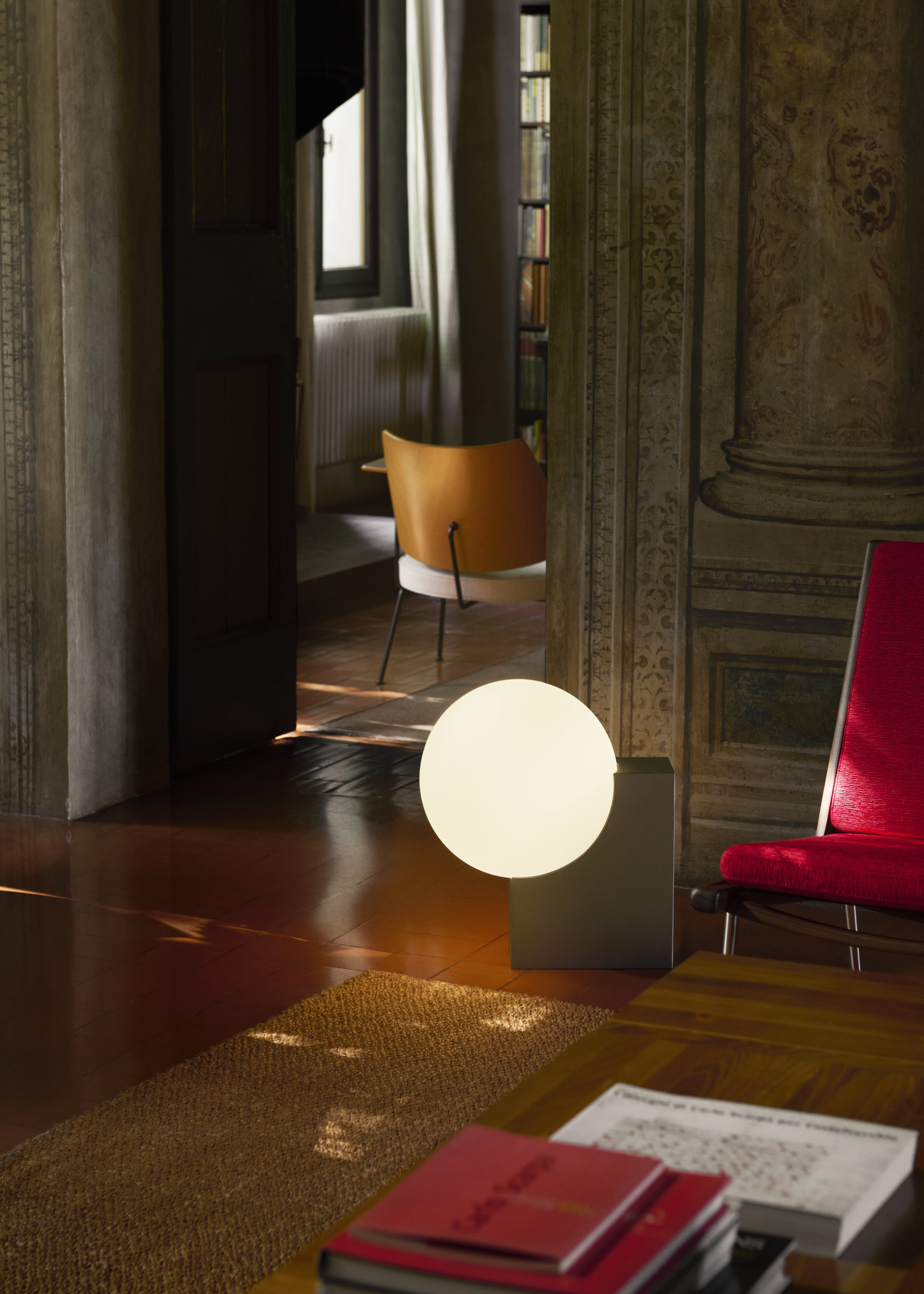 Lampa podłogowa JOURNEY SH4 szklany klosz ze szczotkowaną stalową podstawą
