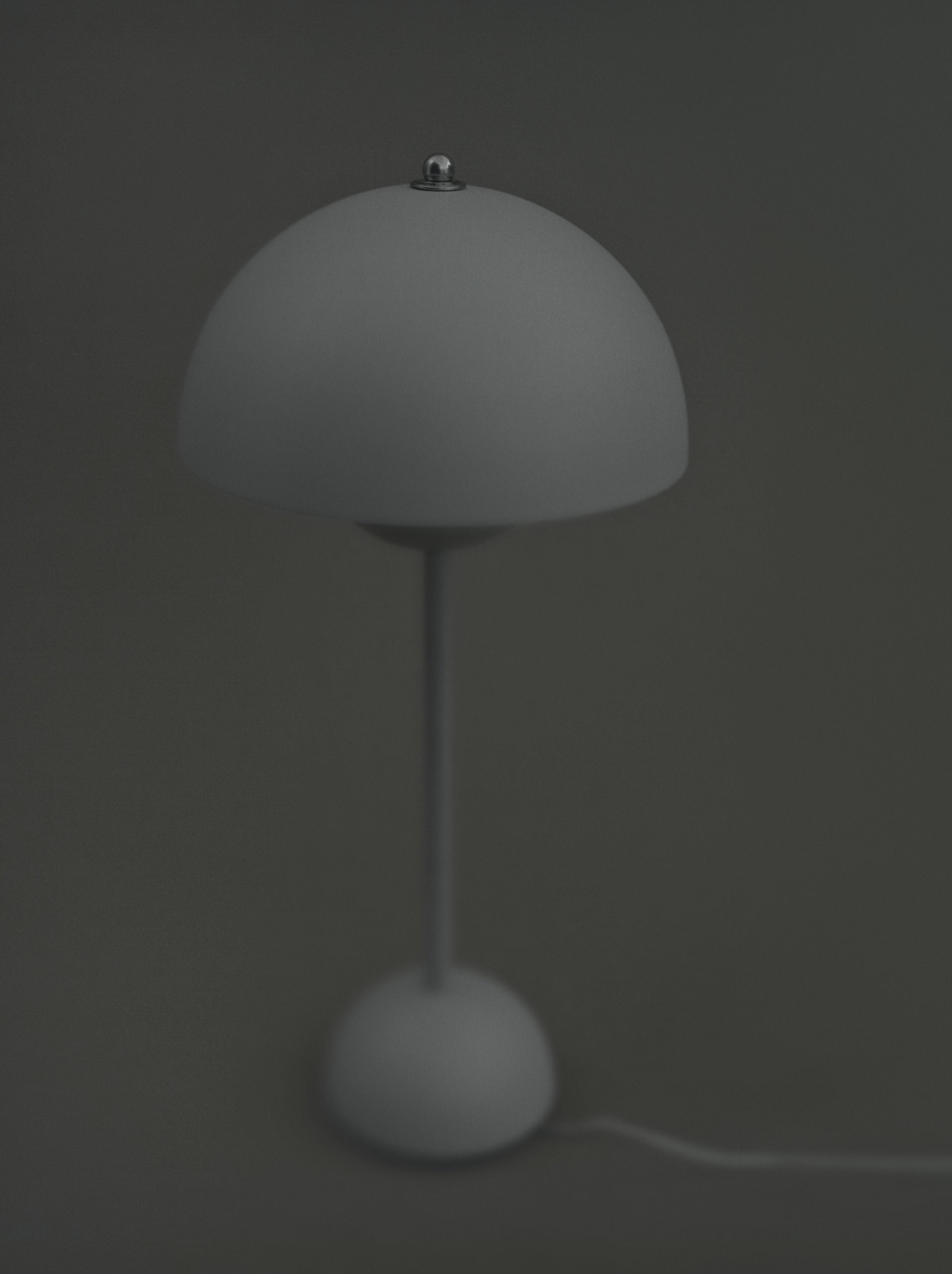 Lampa stołowa FLOWERPOT VP3 matowy biały