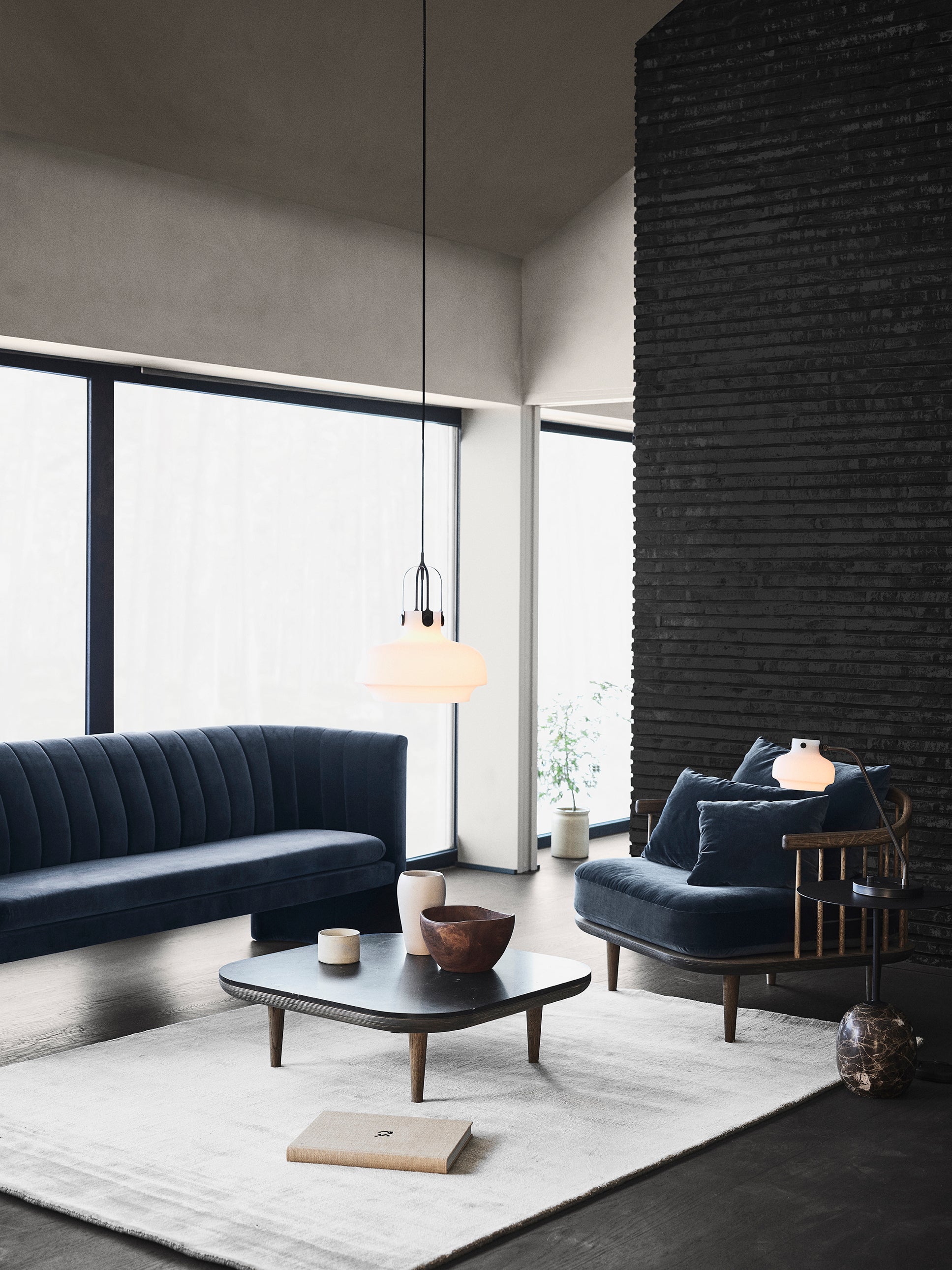 Lampa wisząca COPENHAGEN opalowy klosz z brązowym wykończeniem